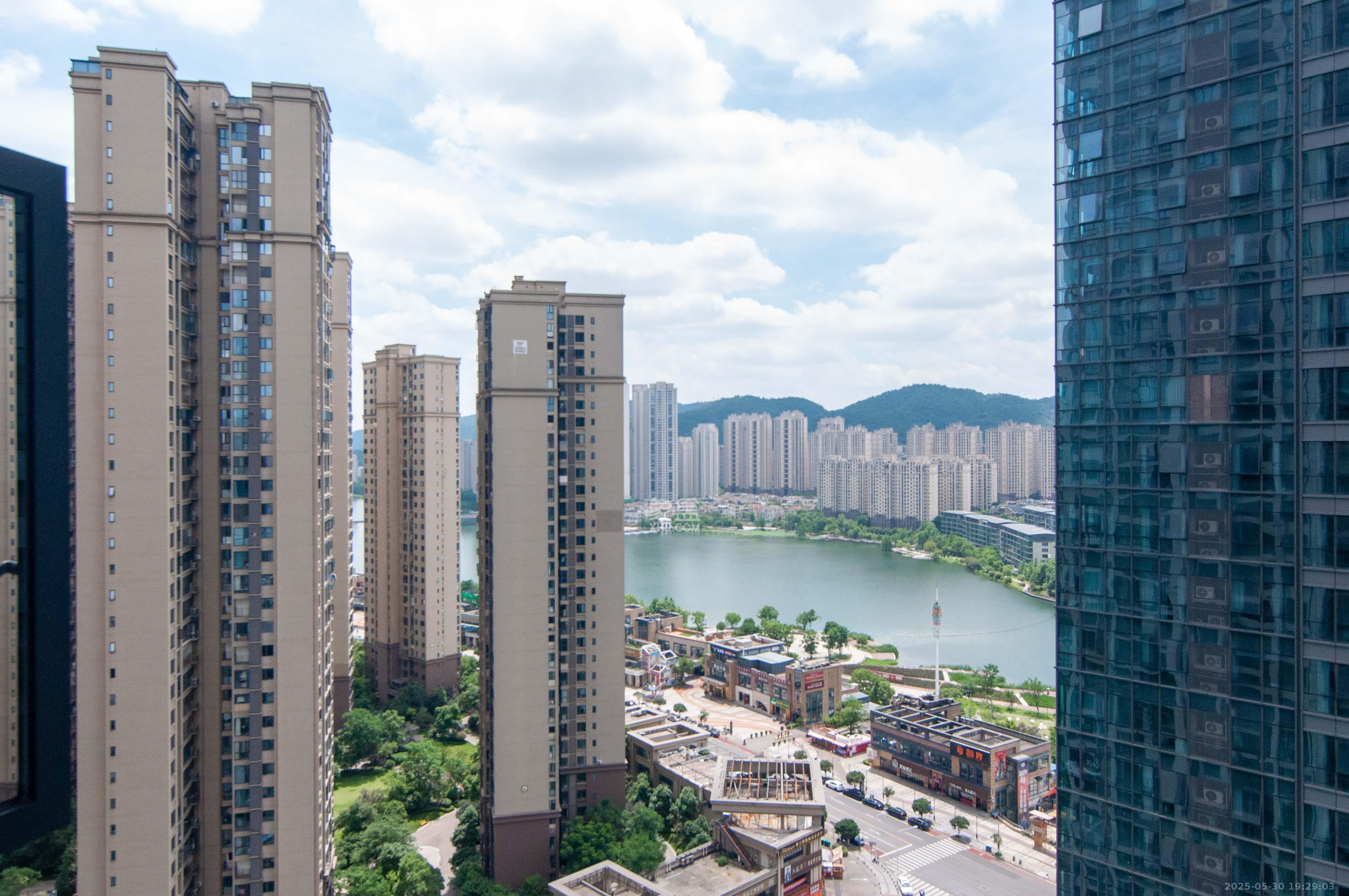 中建梅溪湖中心  4室2厅2卫   283.00万其他