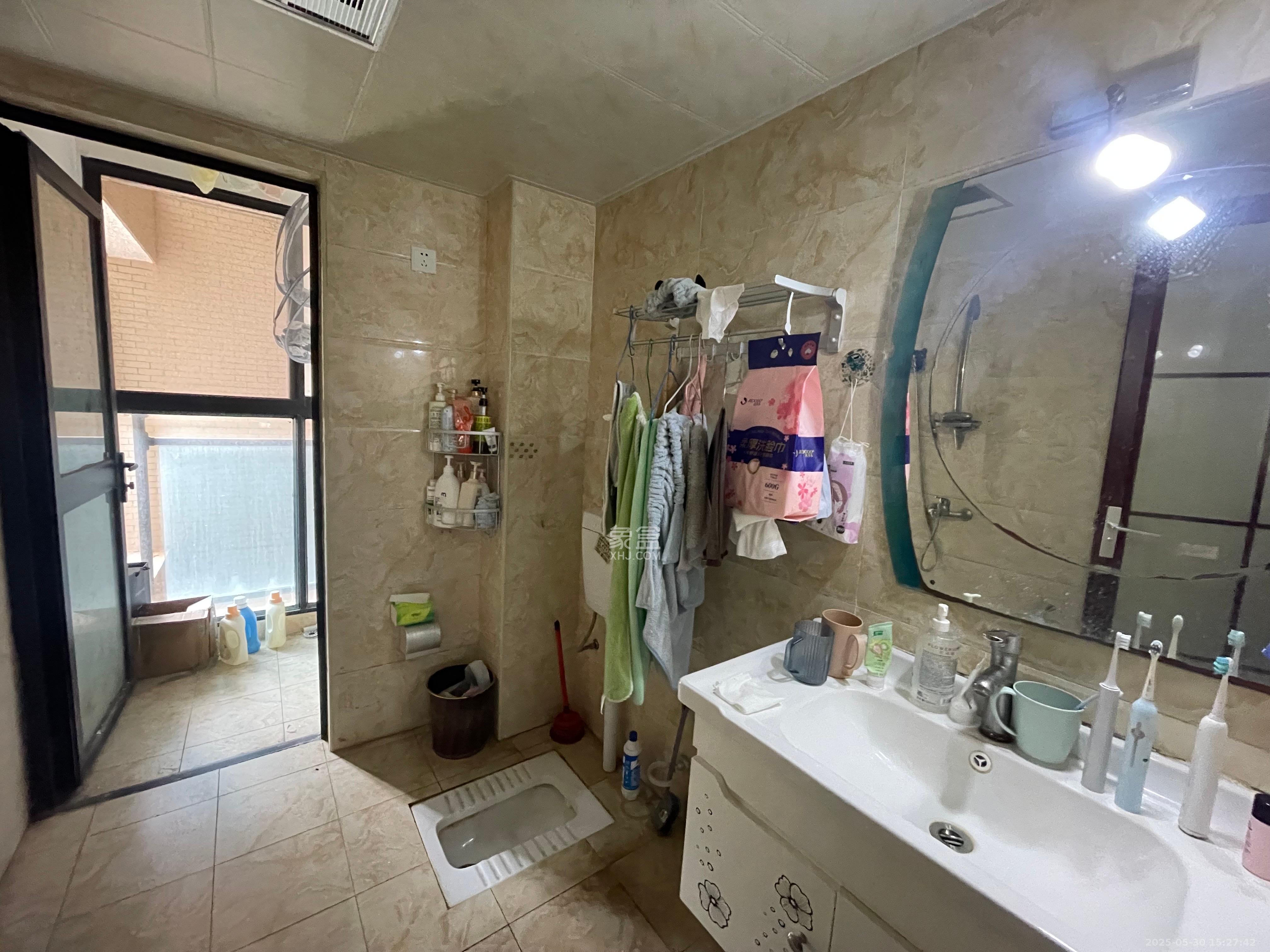 阿普阿布  4室2厅2卫   3200.00元/月室内图