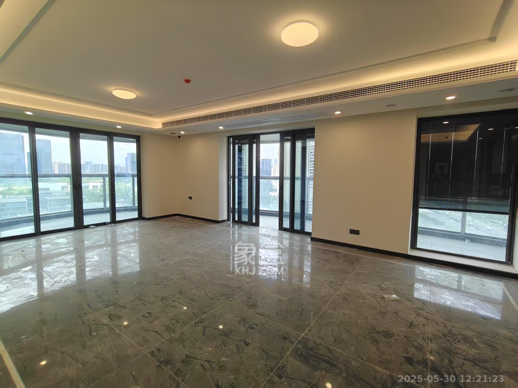 绿地V岛 5室2厅3卫 10000.0元/月 绿地V岛 5室2厅3卫 10000.0元/月室内图