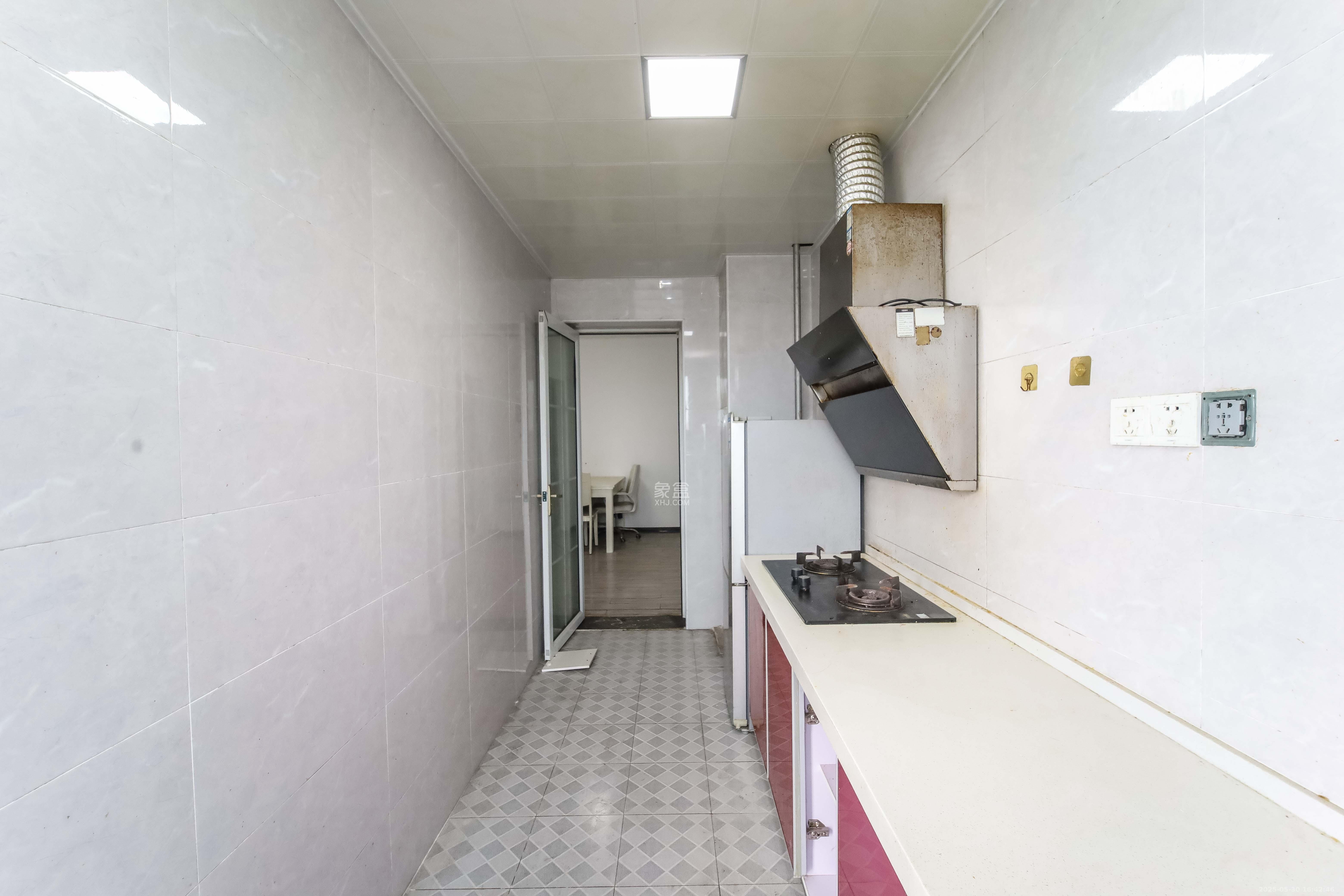 中欣楚天熙苑 3室2厅1卫 95.00万 中欣楚天熙苑 3室2厅1卫 95.00万厨房