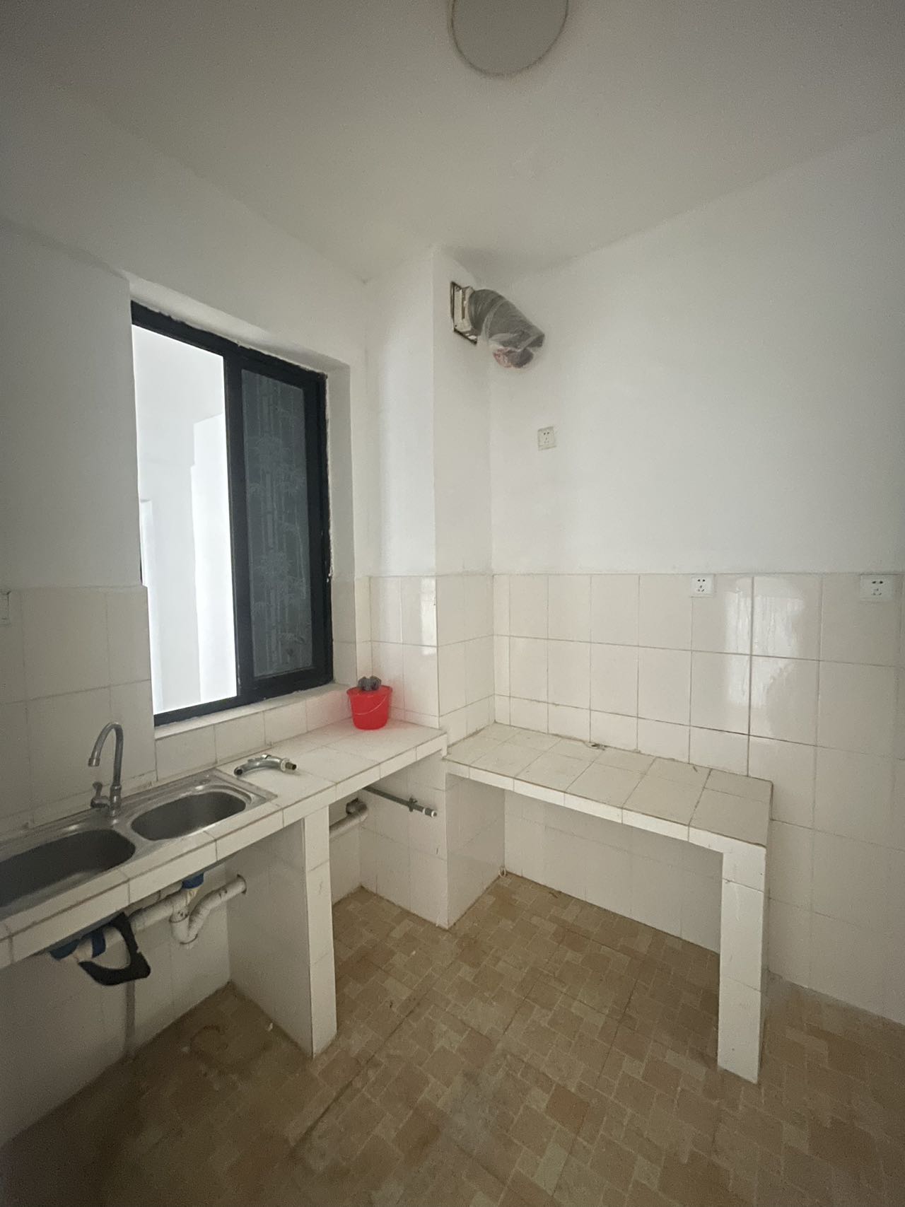 玉沙广场(京华城)  2室2厅1卫    2000.0元/月 玉沙广场(京华城)  2室2厅1卫    2000.0元/月室内图