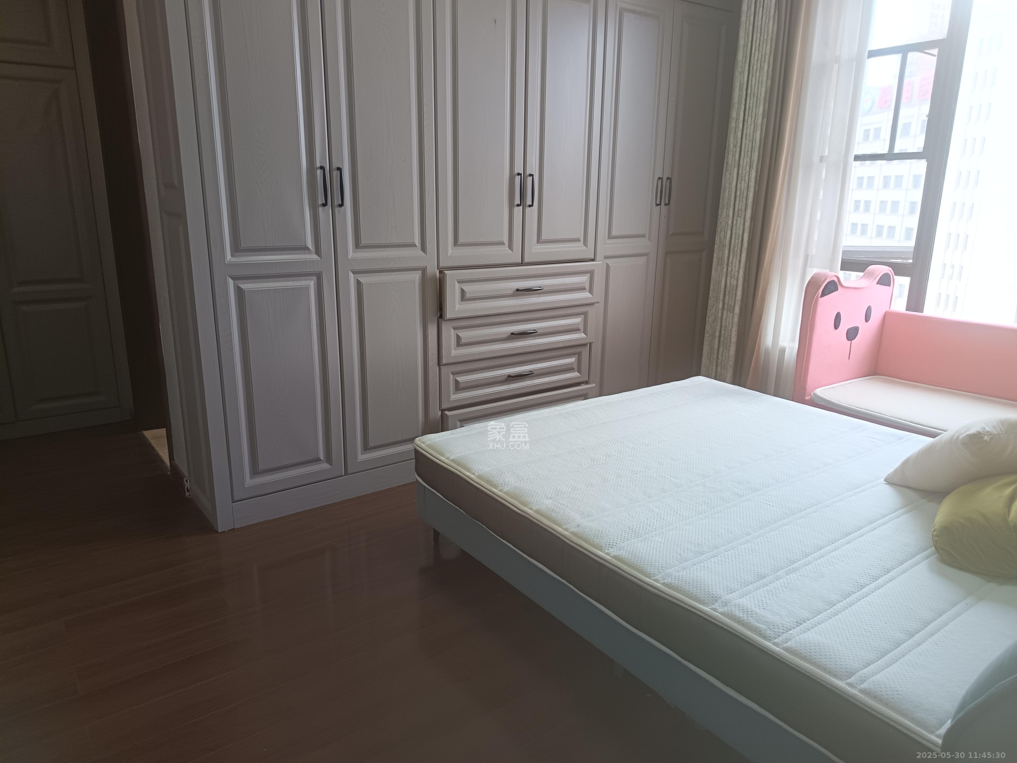 万科里金域国际 3室2厅2卫 3500.0元/月 万科里金域国际 3室2厅2卫 3500.0元/月室内图