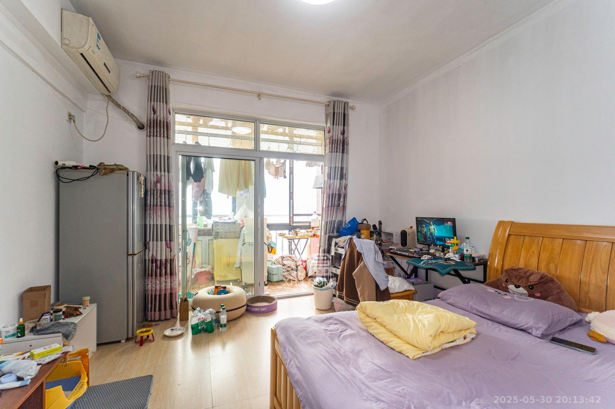 尚都花园城 1室1厅1卫 13.5万 尚都花园城 1室1厅1卫 13.5万客厅