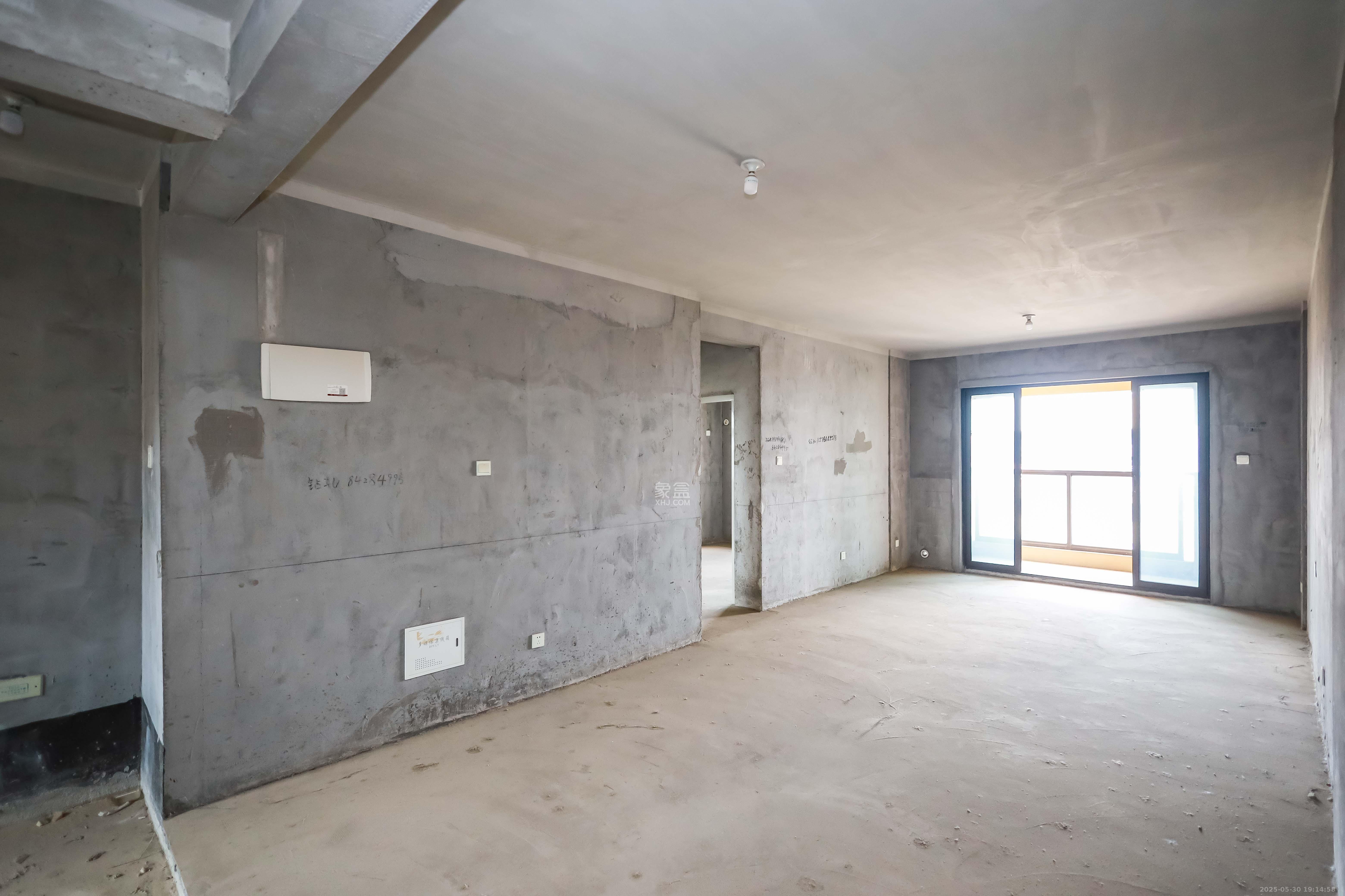 奥克斯缔壹城 3室2厅2卫 95.0万 奥克斯缔壹城 3室2厅2卫 95.0万客厅