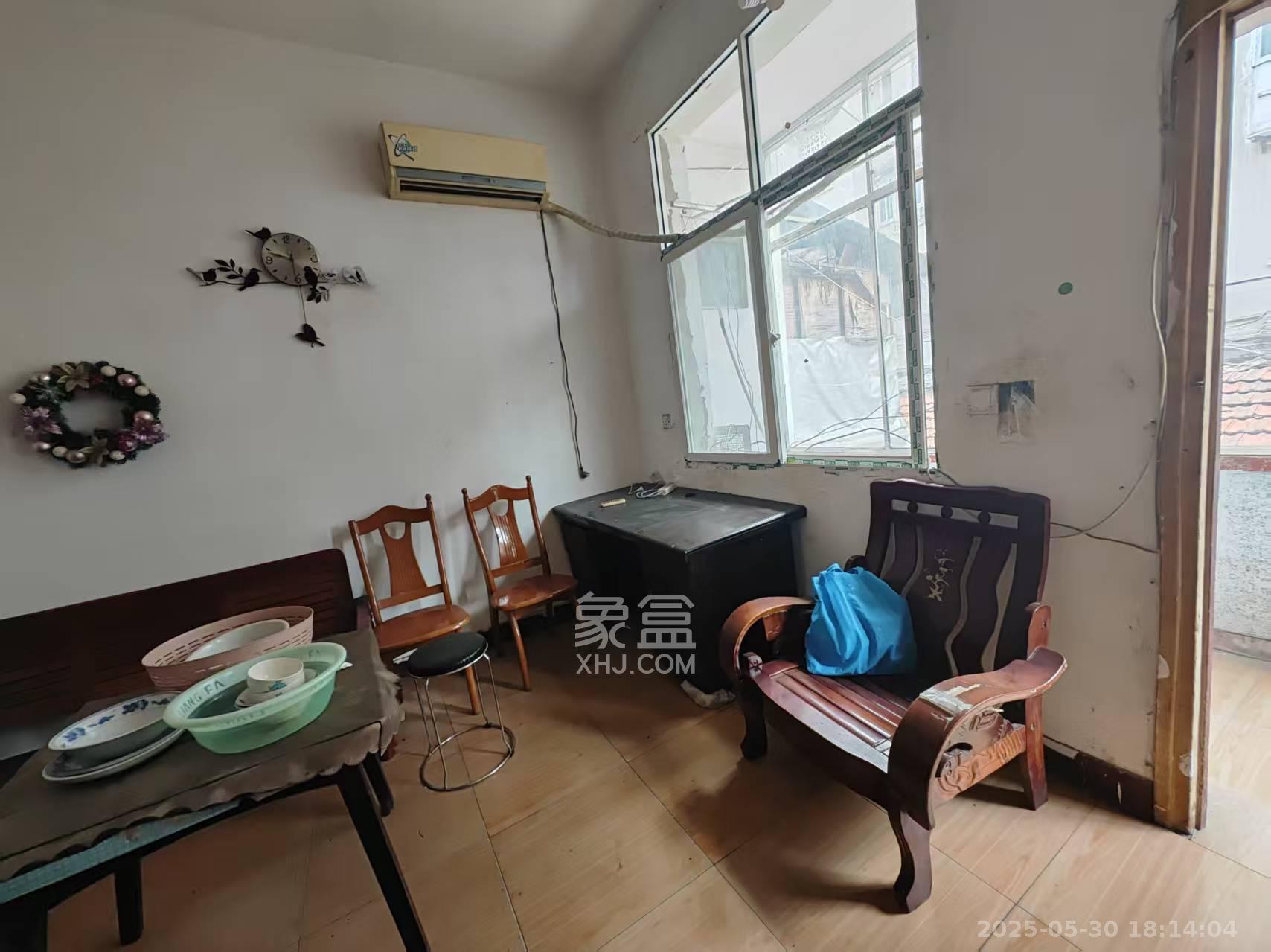 市化工局宿舍 2室1厅1卫 980.0元/月 市化工局宿舍 2室1厅1卫 980.0元/月室内图