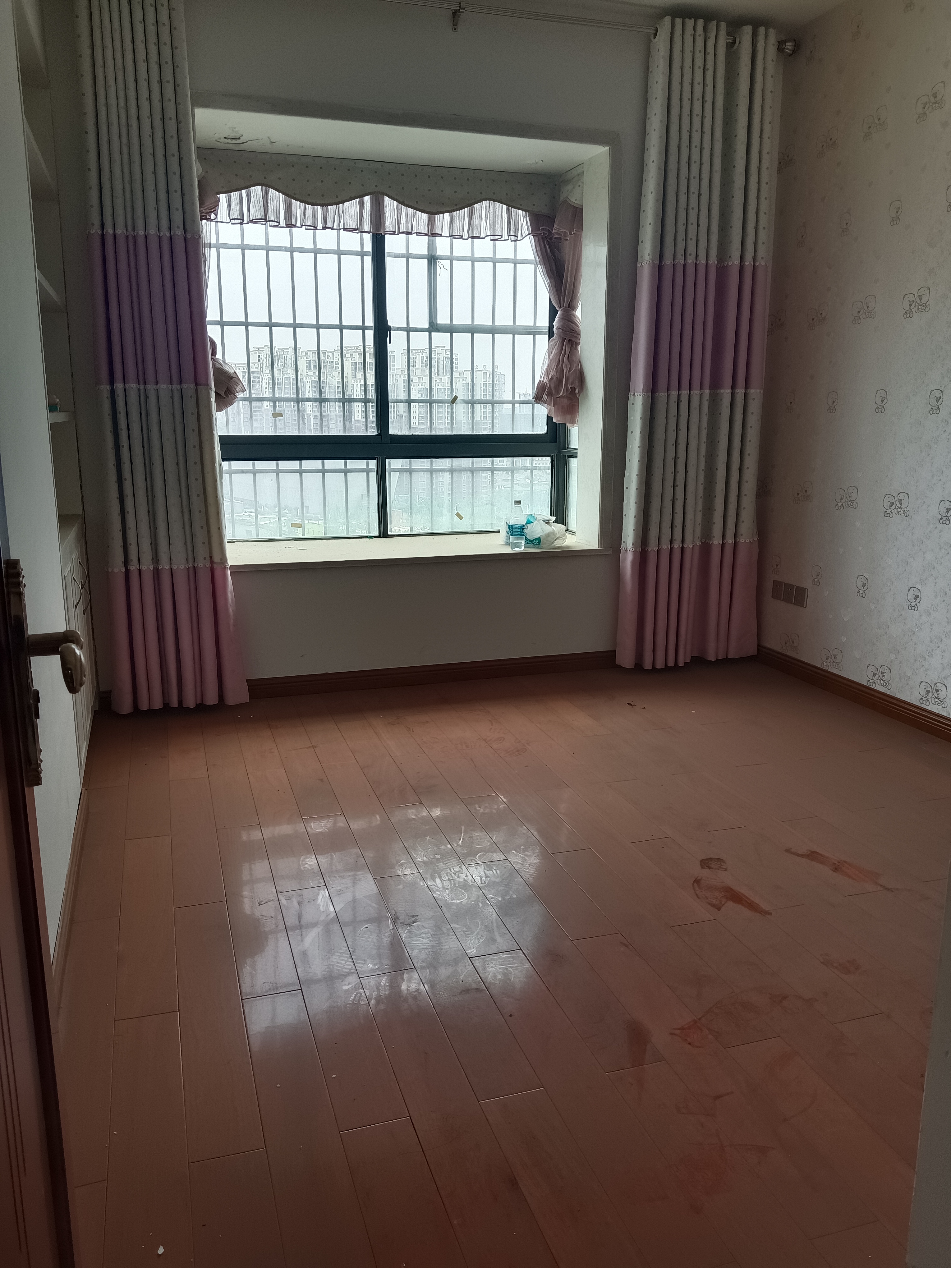 蒸湘世纪城 4室2厅2卫 2500.0元/月 蒸湘世纪城 4室2厅2卫 2500.0元/月室内图