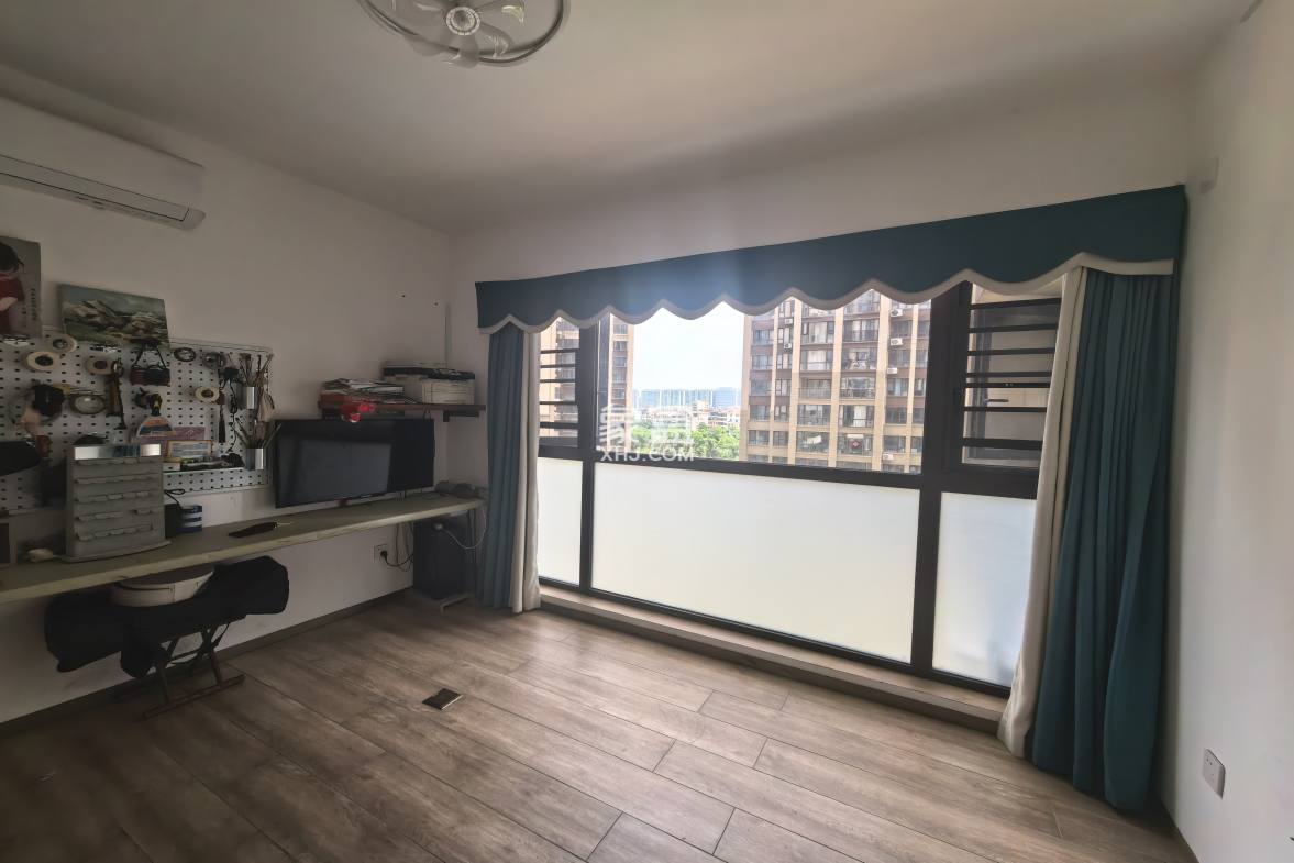 恩祥新城 4室2厅2卫 3800.0元/月 恩祥新城 4室2厅2卫 3800.0元/月室内图