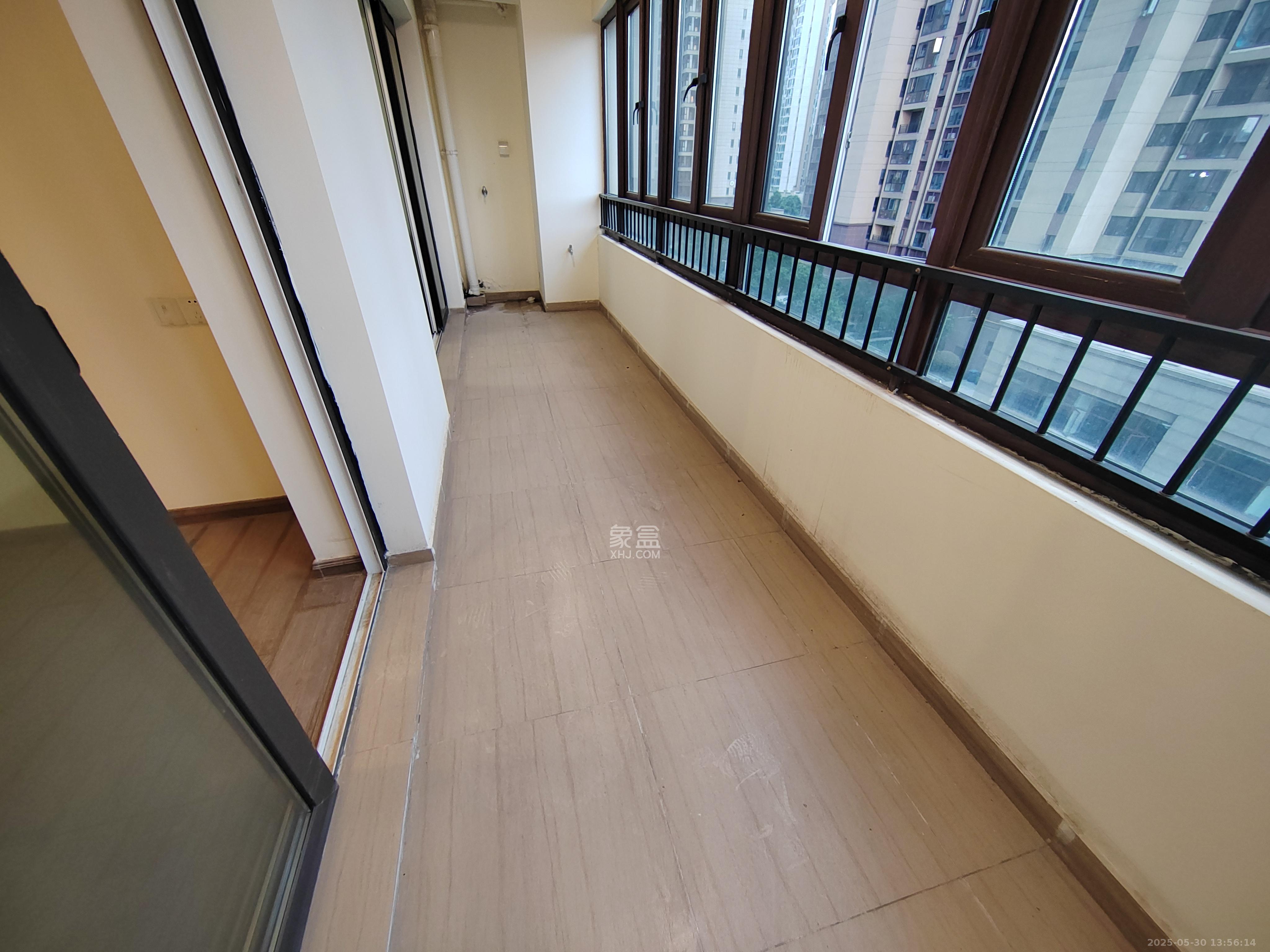 碧桂园大学印象一期 4室2厅2卫 1900.0元/月 碧桂园大学印象一期 4室2厅2卫 1900.0元/月室内图