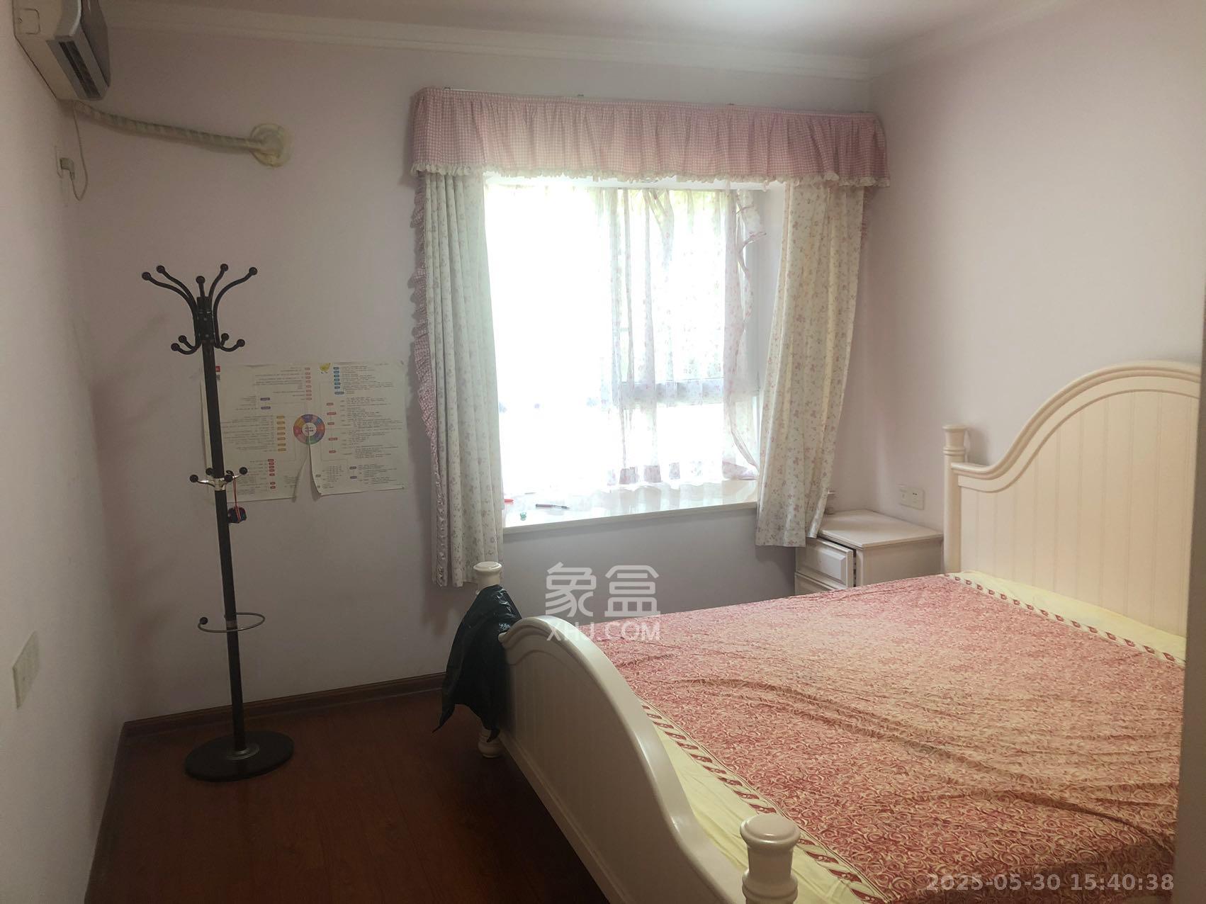 嘉盛华庭(一期、二期、三期) 2室2厅1卫 2500.0元/月 嘉盛华庭(一期、二期、三期) 2室2厅1卫 2500.0元/月室内图