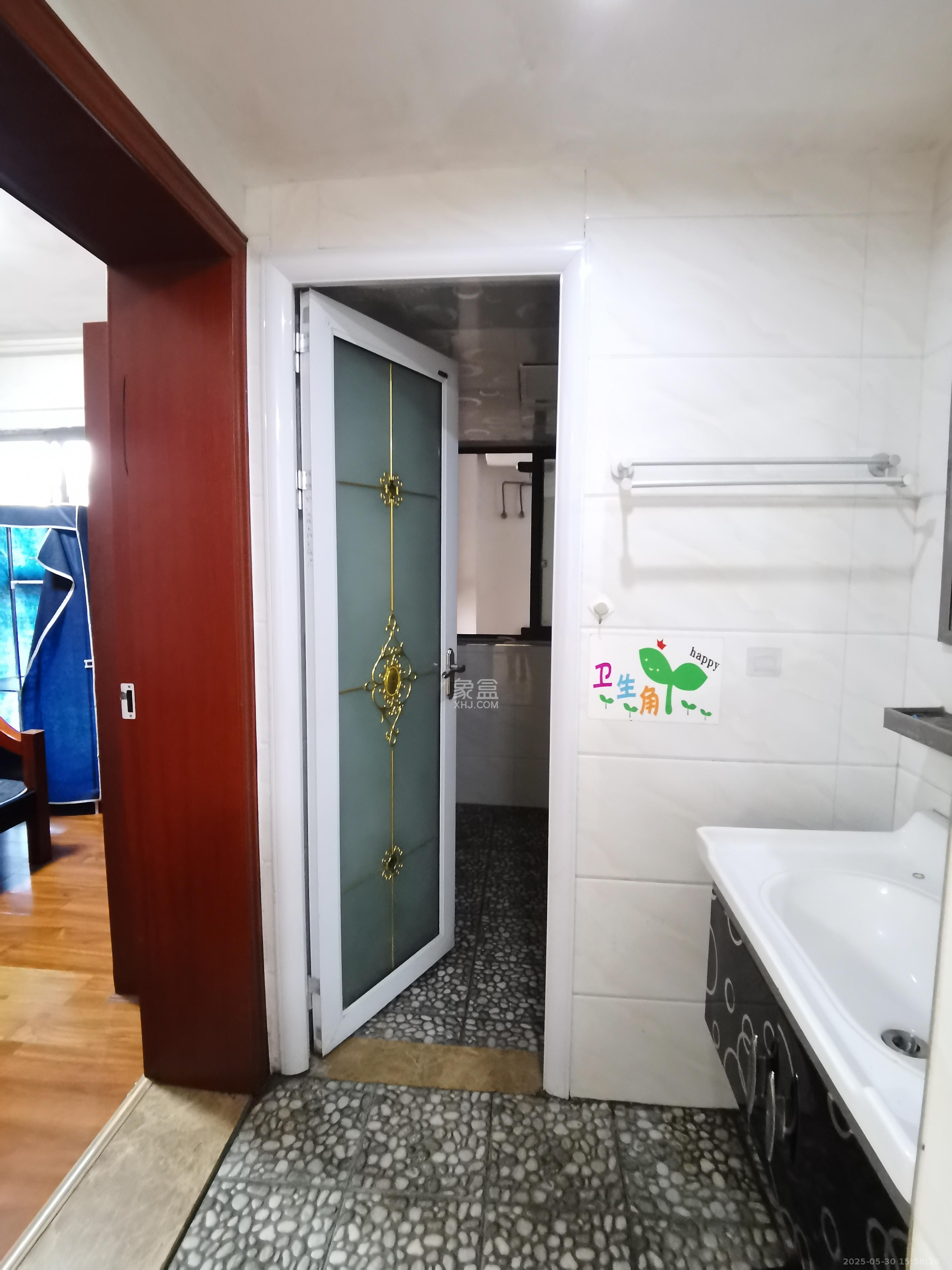 三一街区  2室1厅1卫   1600.00元/月室内图