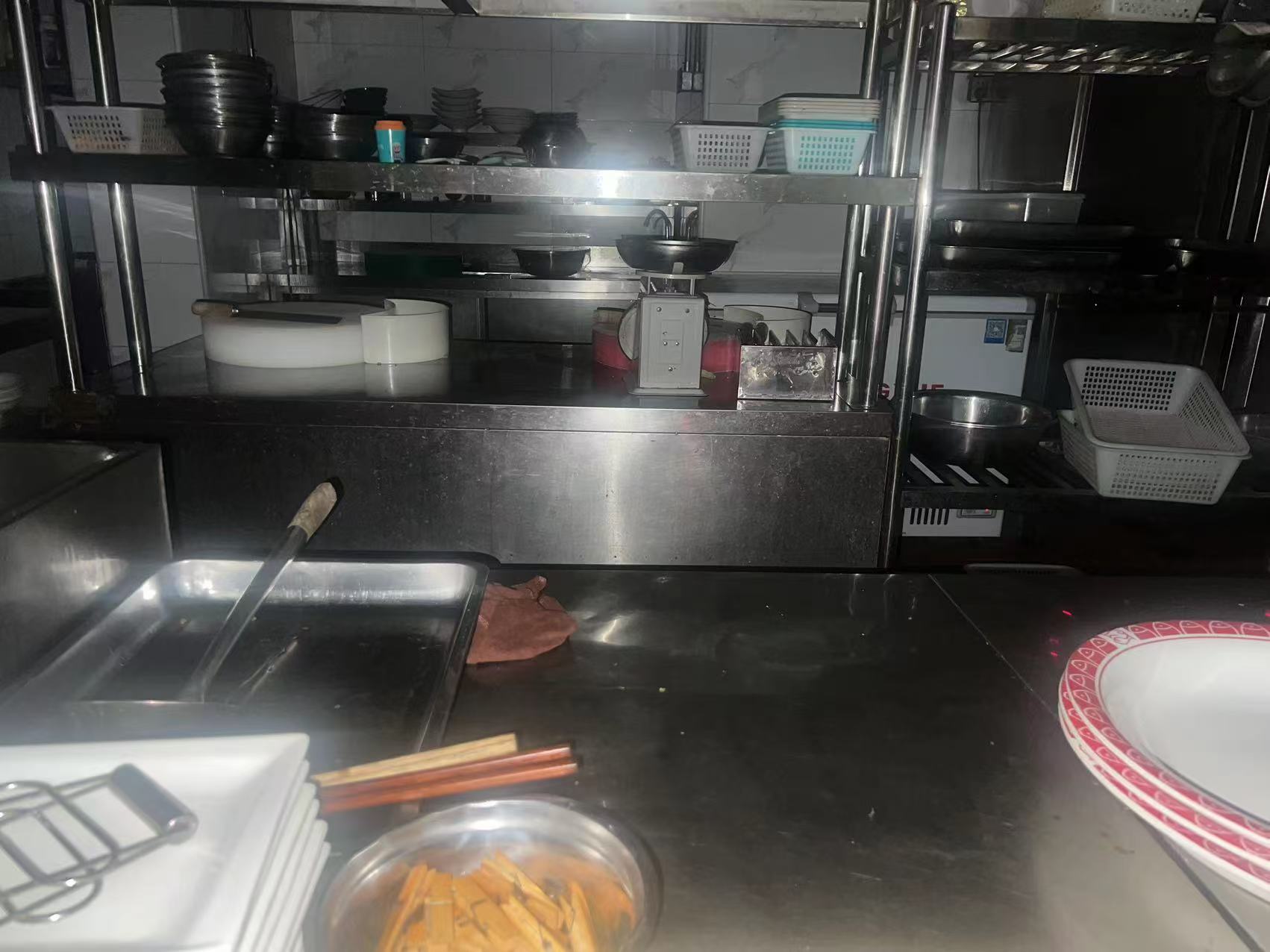 八和园小区 8室3厅2卫 12000.0元/月 八和园小区 8室3厅2卫 12000.0元/月室内图