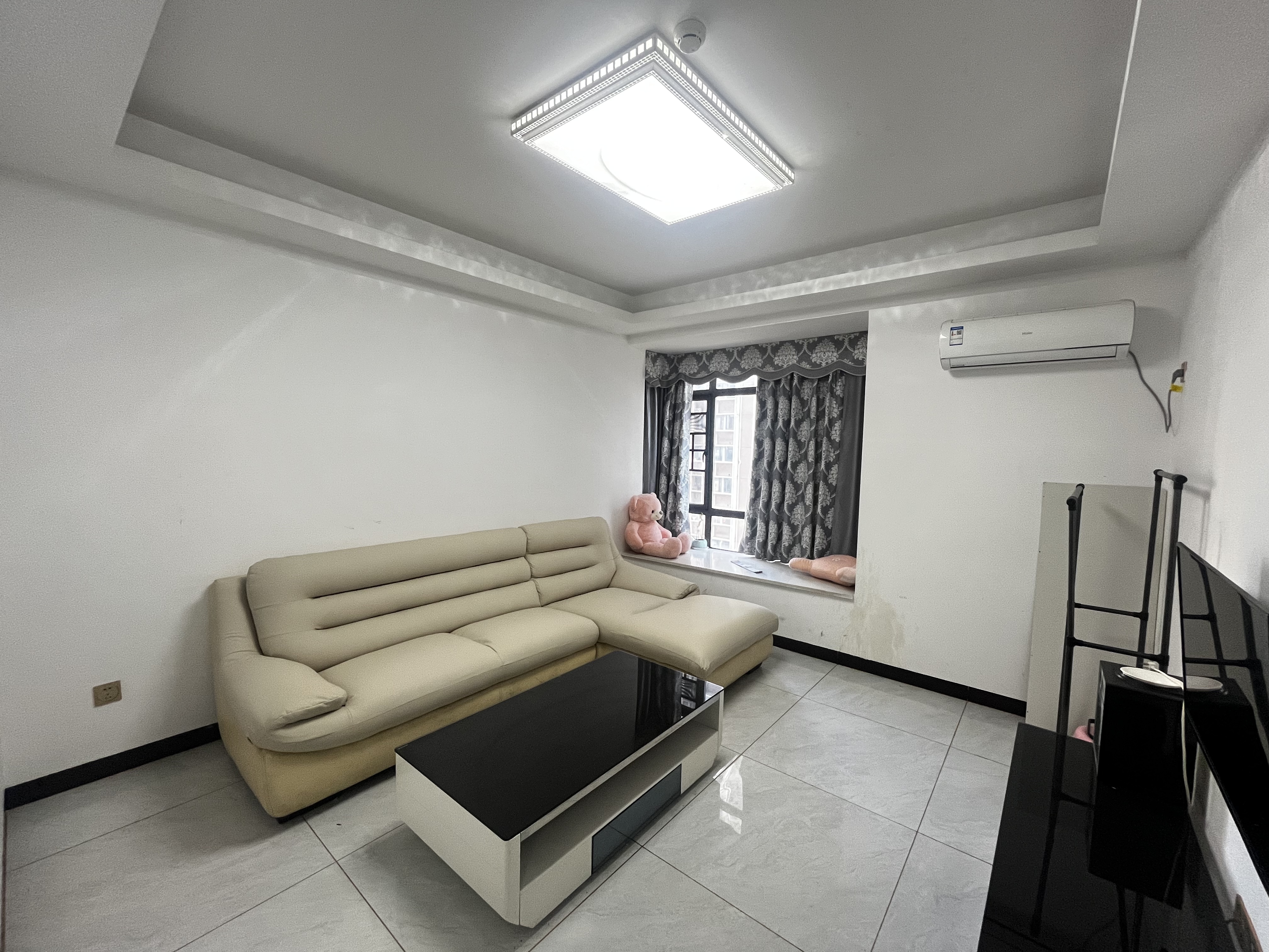 流金岁月-华晨国际  2室2厅1卫    60.0万 流金岁月-华晨国际  2室2厅1卫    60.0万室内图