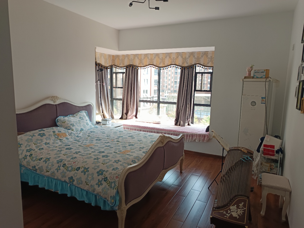 磐龙生态社区 5室2厅1卫 74.0万 磐龙生态社区 5室2厅1卫 74.0万室内图