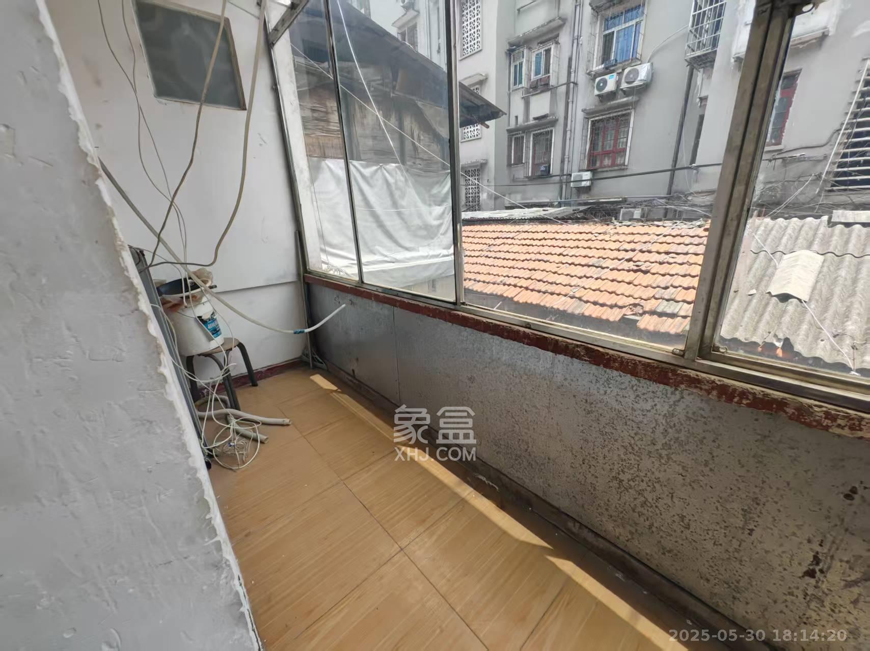 市化工局宿舍 2室1厅1卫 980.0元/月 市化工局宿舍 2室1厅1卫 980.0元/月室内图