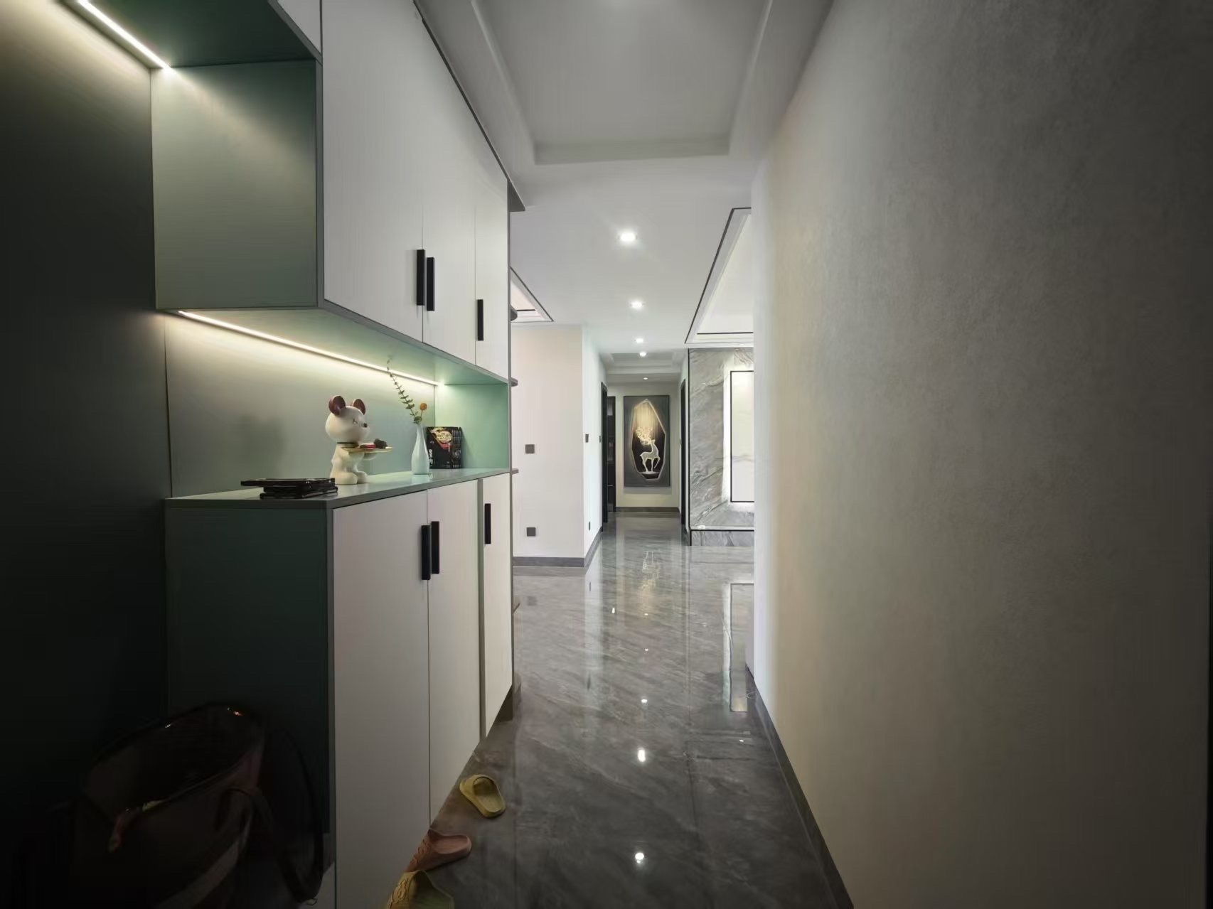 三一街区 3室2厅1卫 72.8万 三一街区 3室2厅1卫 72.8万客厅