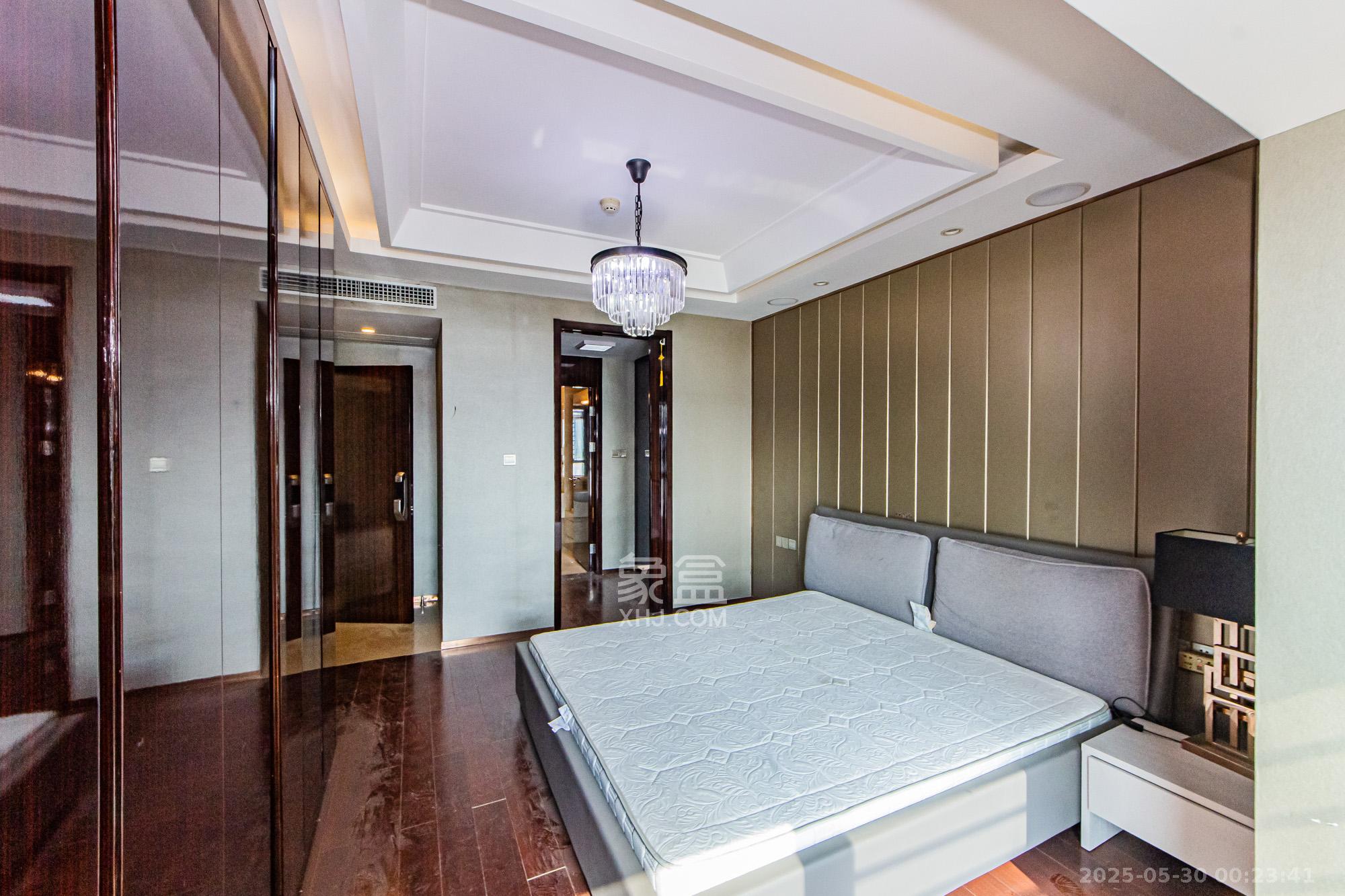 北辰定江洋 3室2厅2卫 290.0万 北辰定江洋 3室2厅2卫 290.0万卧室