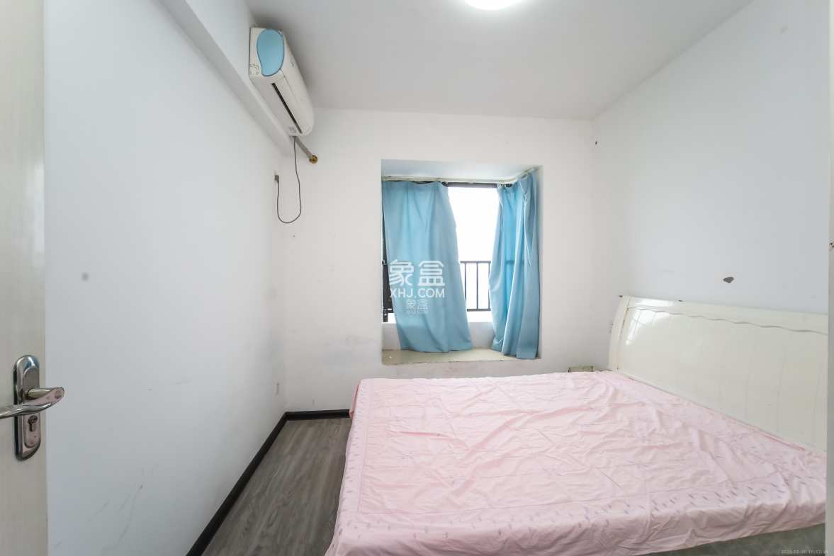 中欣楚天熙苑 3室2厅1卫 95.00万 中欣楚天熙苑 3室2厅1卫 95.00万卧室