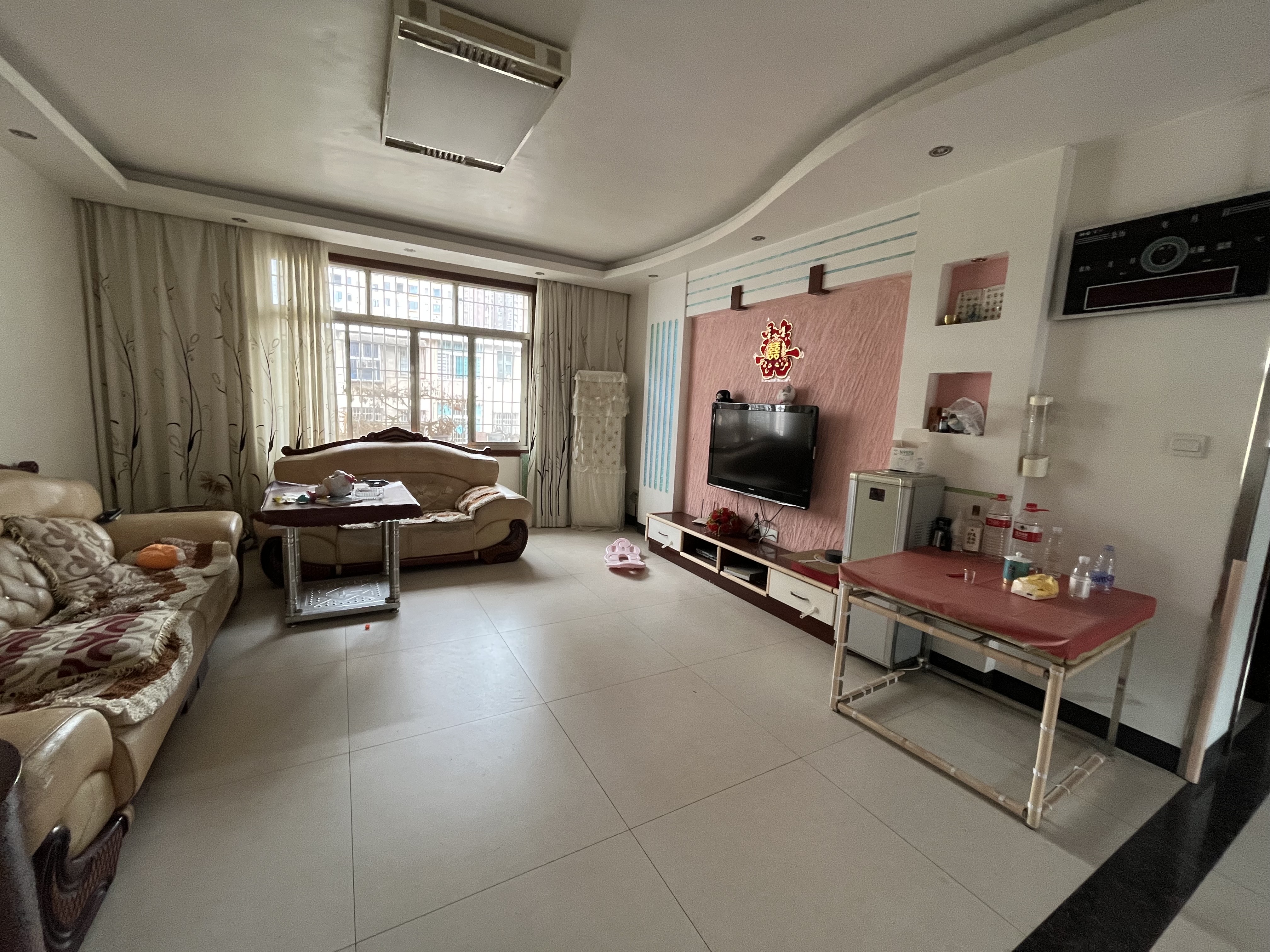 长乐花园 4室2厅2卫 60.0万 长乐花园 4室2厅2卫 60.0万客厅