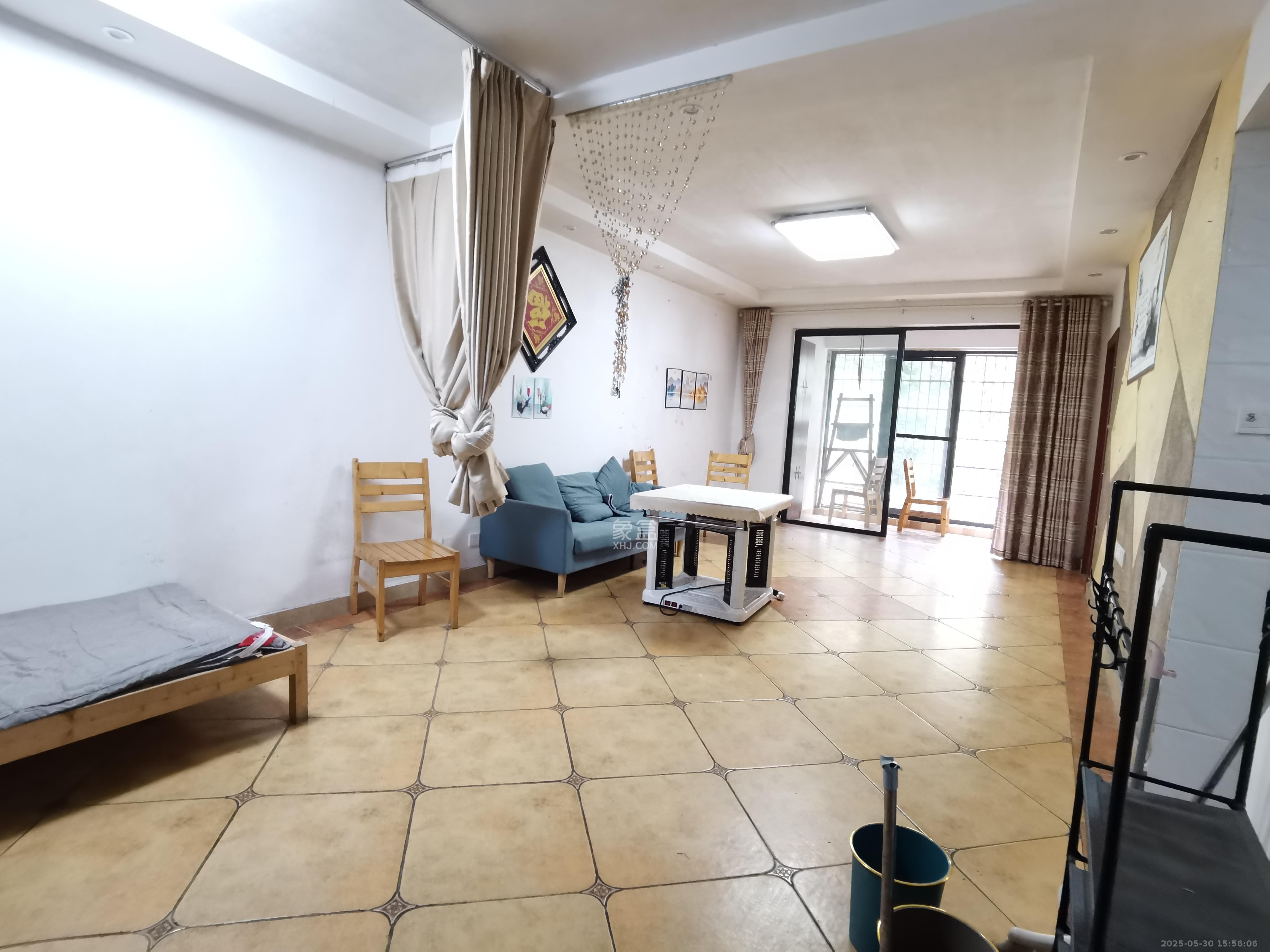 三一街区  2室1厅1卫   1600.00元/月室内图