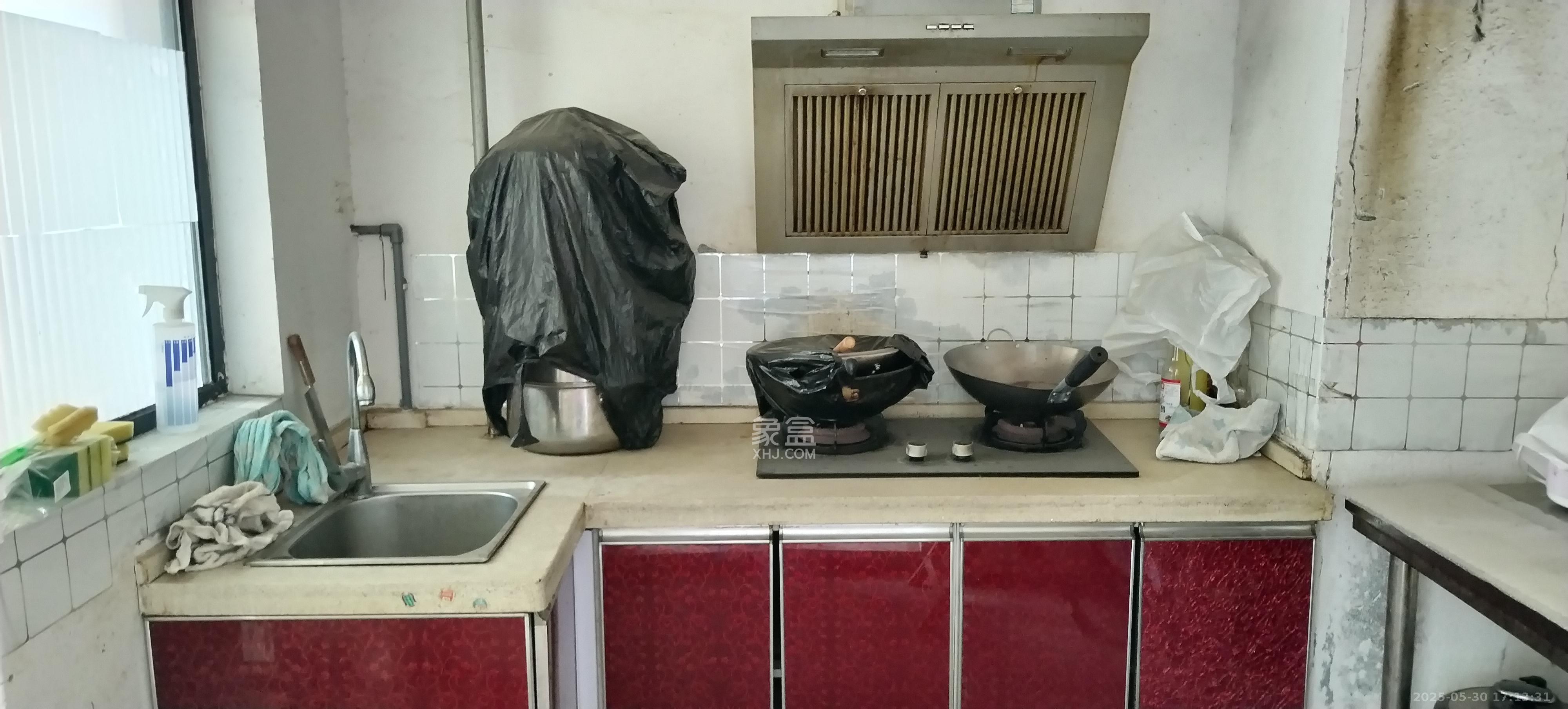 融科东南海  4室2厅1卫    2200.0元/月 融科东南海  4室2厅1卫    2200.0元/月室内图