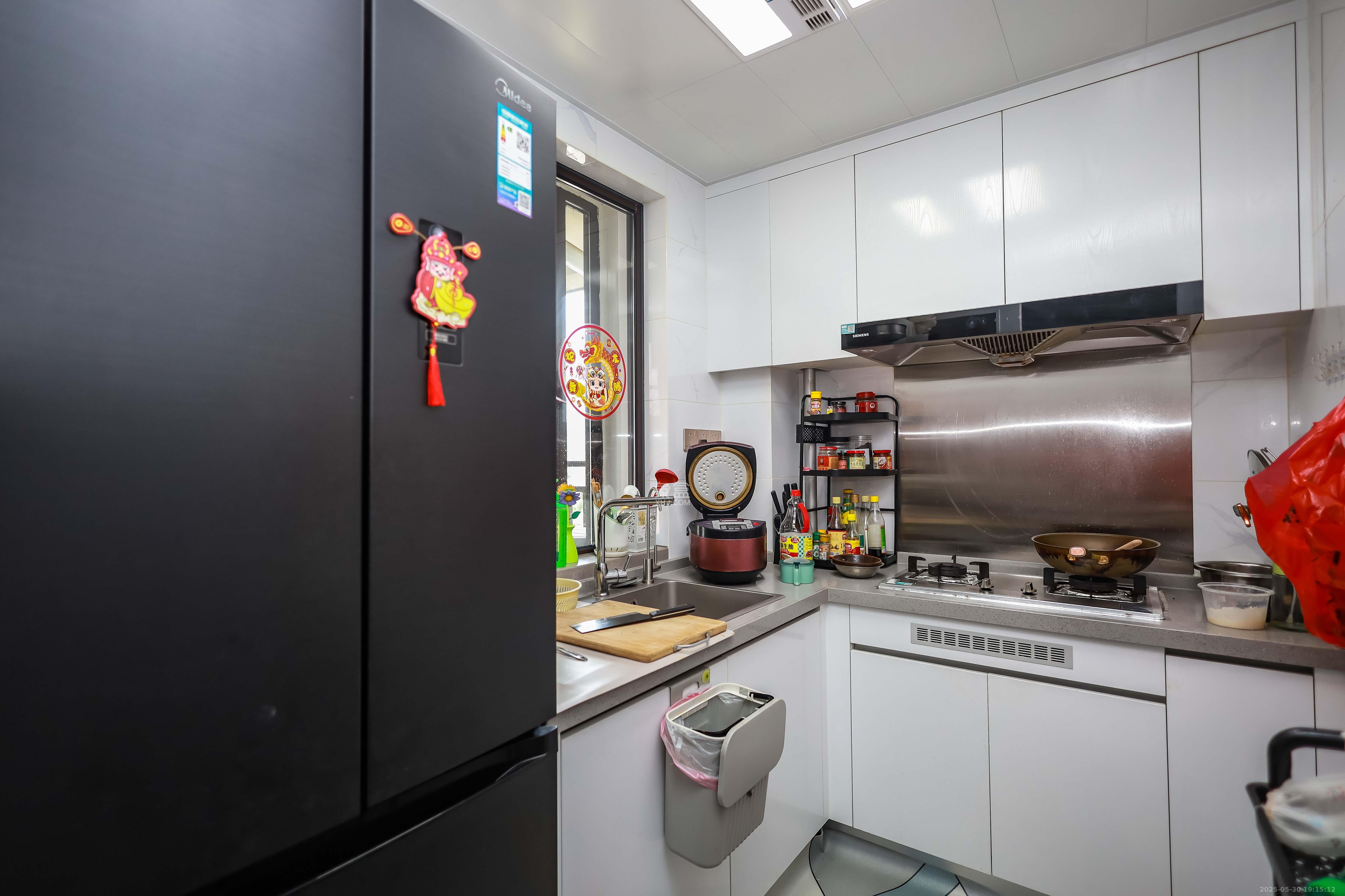 金基芳华 3室2厅2卫 102.0万 金基芳华 3室2厅2卫 102.0万厨房