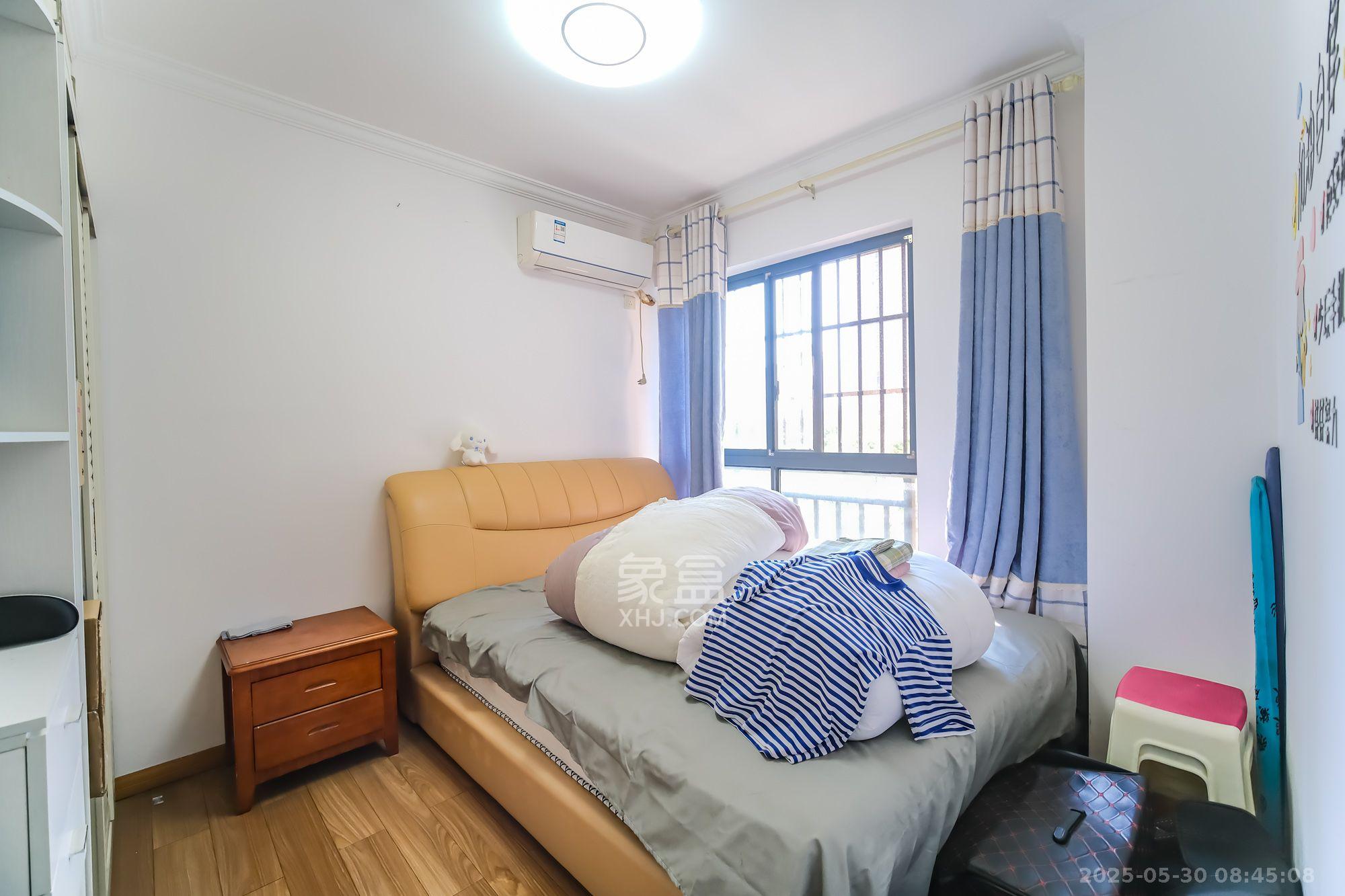 三一街区  2室2厅1卫   1700.00元/月室内图