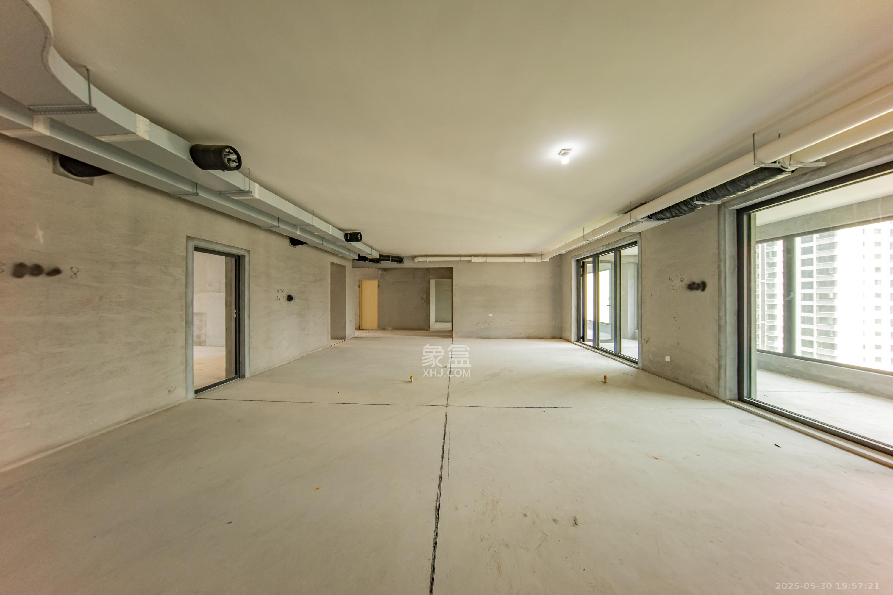 建投象山国际  5室2厅3卫   425.00万客厅