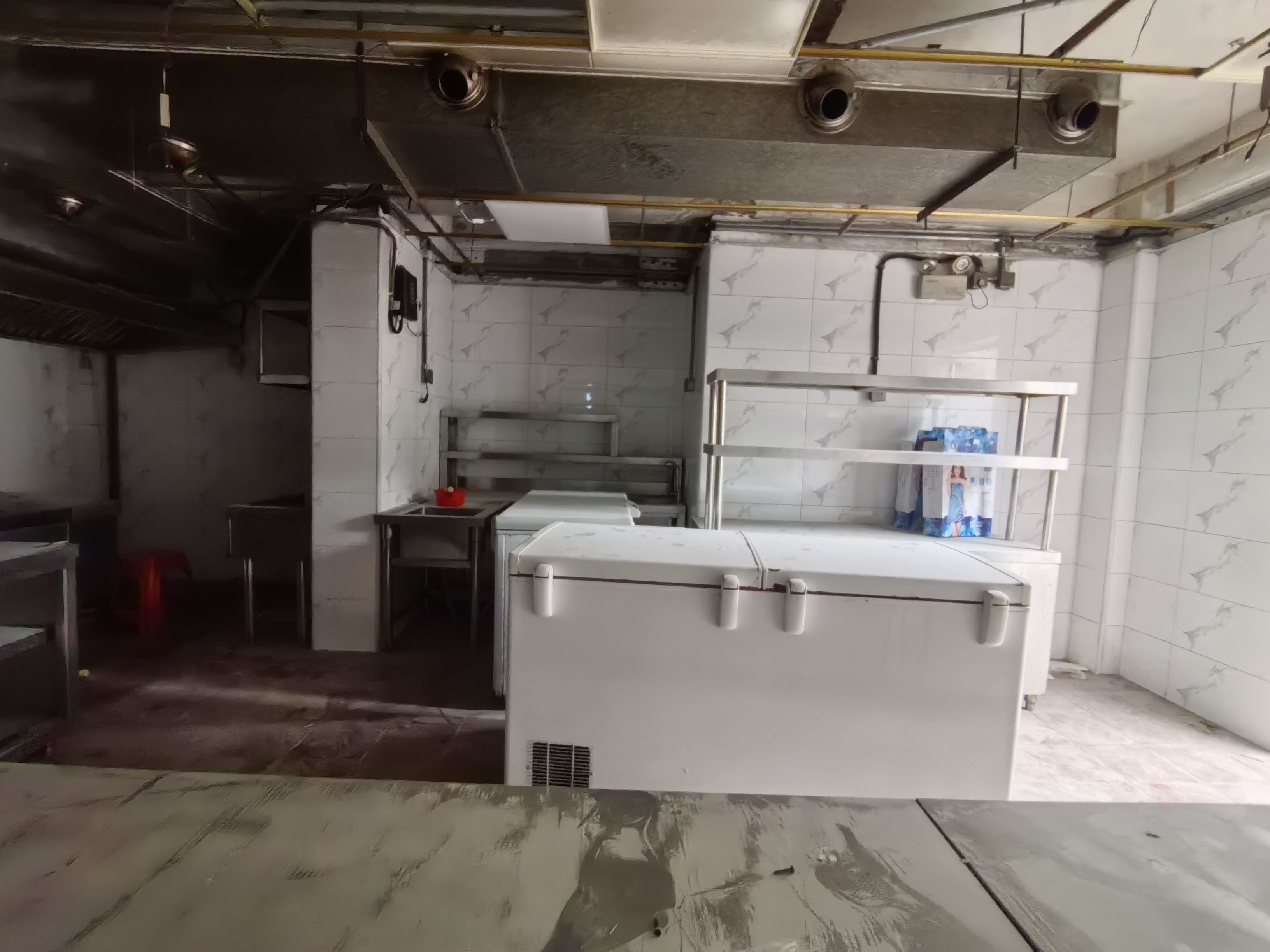 八和园小区 8室3厅2卫 12000.0元/月 八和园小区 8室3厅2卫 12000.0元/月室内图