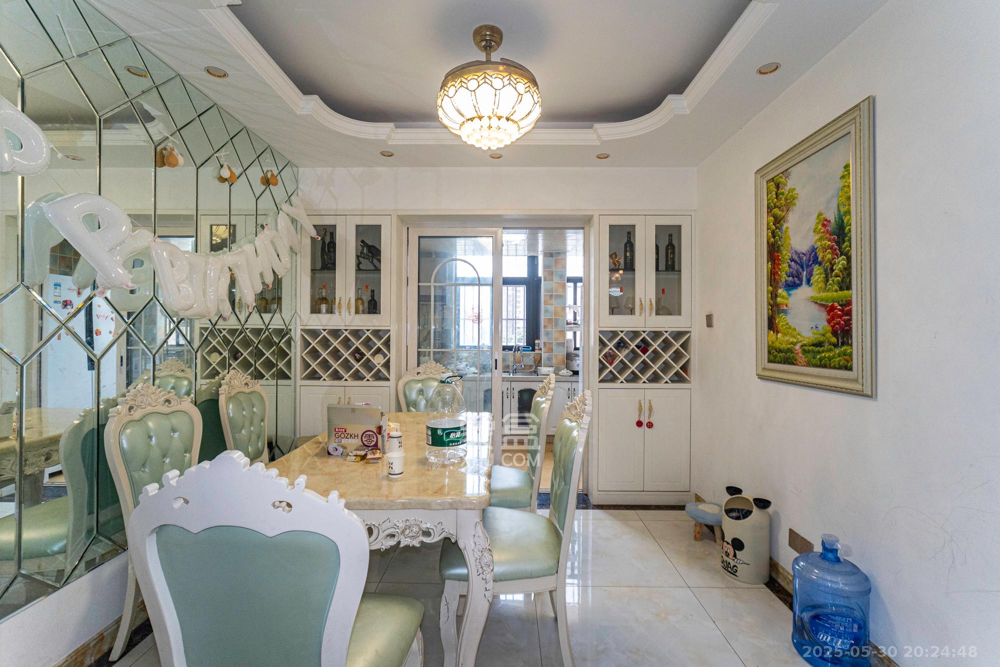 幸福里润城(幸福里二期) 3室2厅2卫 86.8万 幸福里润城(幸福里二期) 3室2厅2卫 86.8万客厅