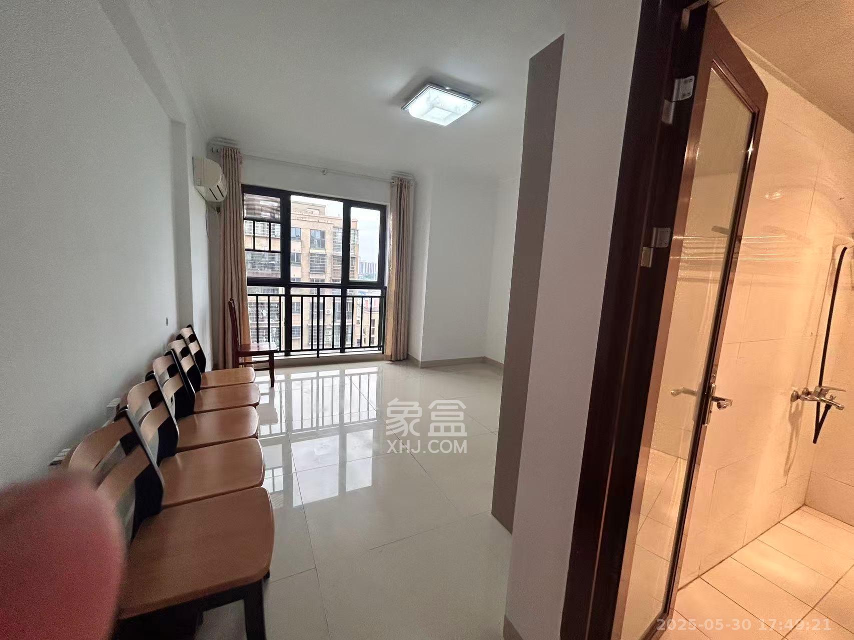 东岸梅园小区  3室2厅2卫   2600.00元/月室内图