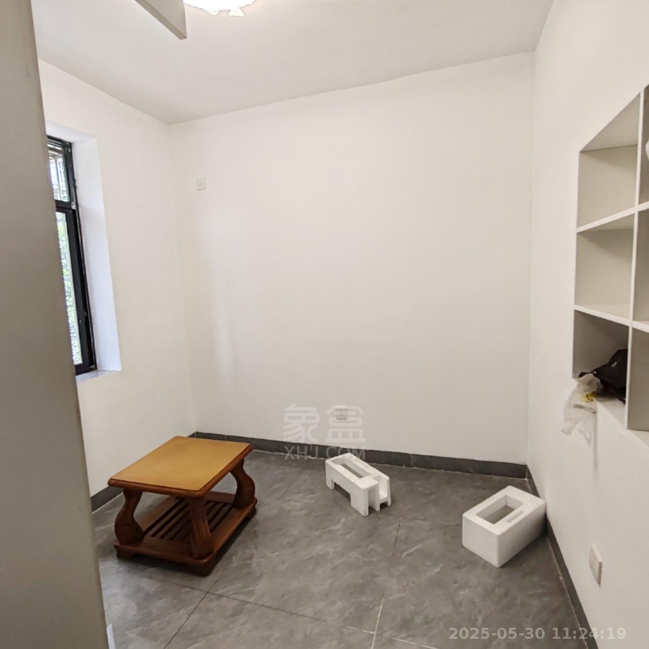 桥梁厂一区万泥塘一村 1室1厅1卫 650.0元/月 桥梁厂一区万泥塘一村 1室1厅1卫 650.0元/月室内图