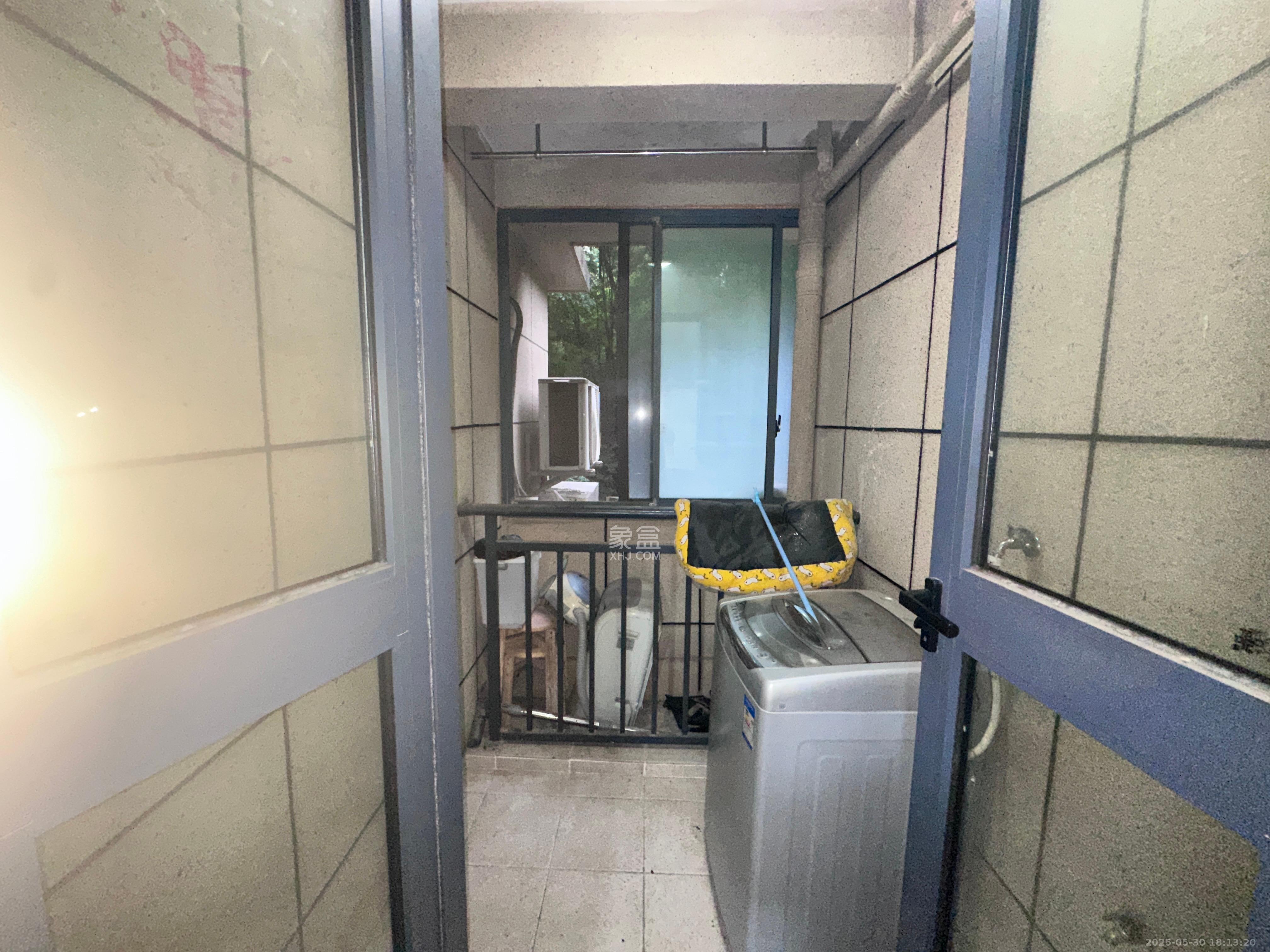 保利城（中航城国际社区、郡原美村）  1室1厅1卫   1300.00元/月室内图
