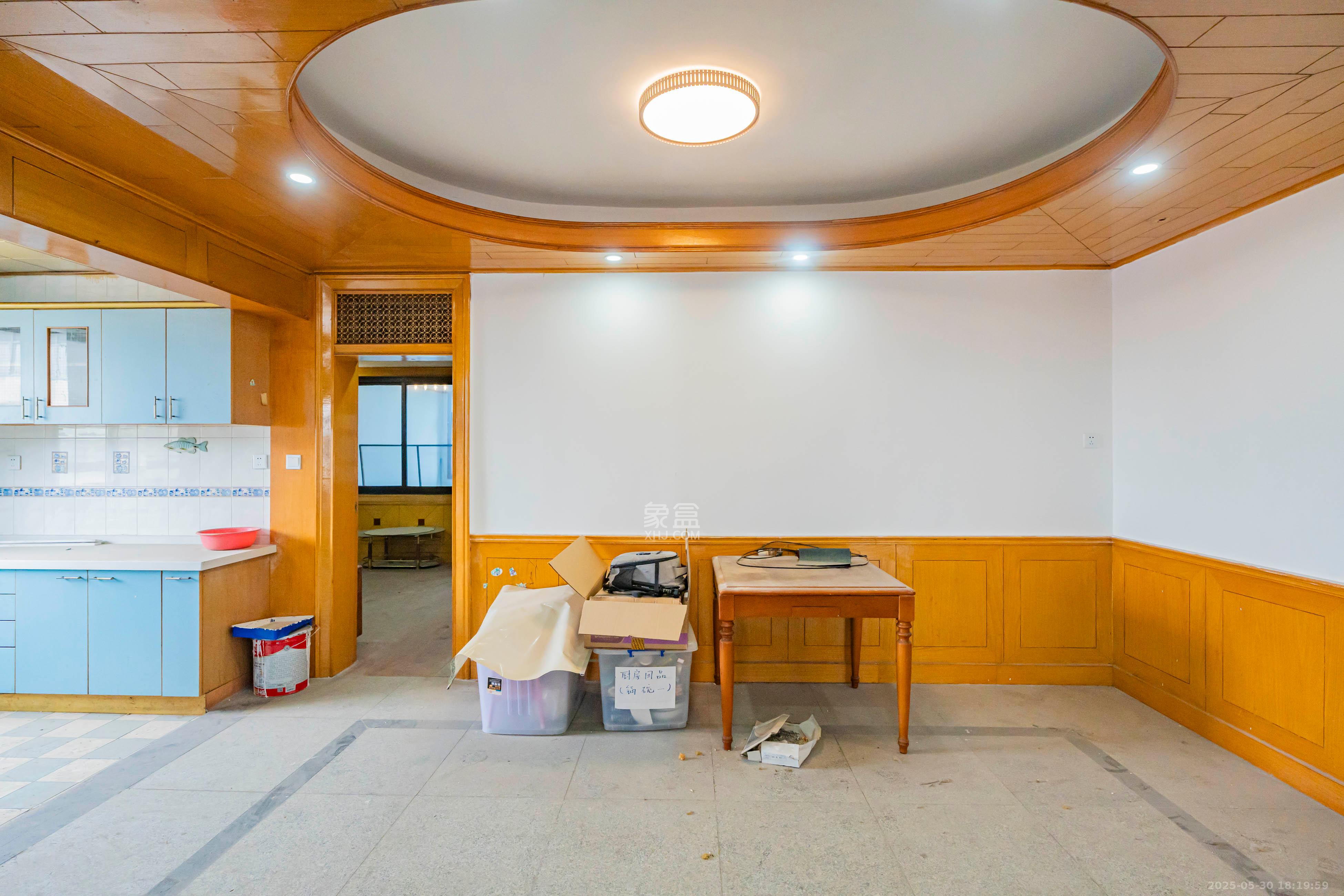 开福区公安分局职工宿舍  4室2厅2卫   78.00万客厅