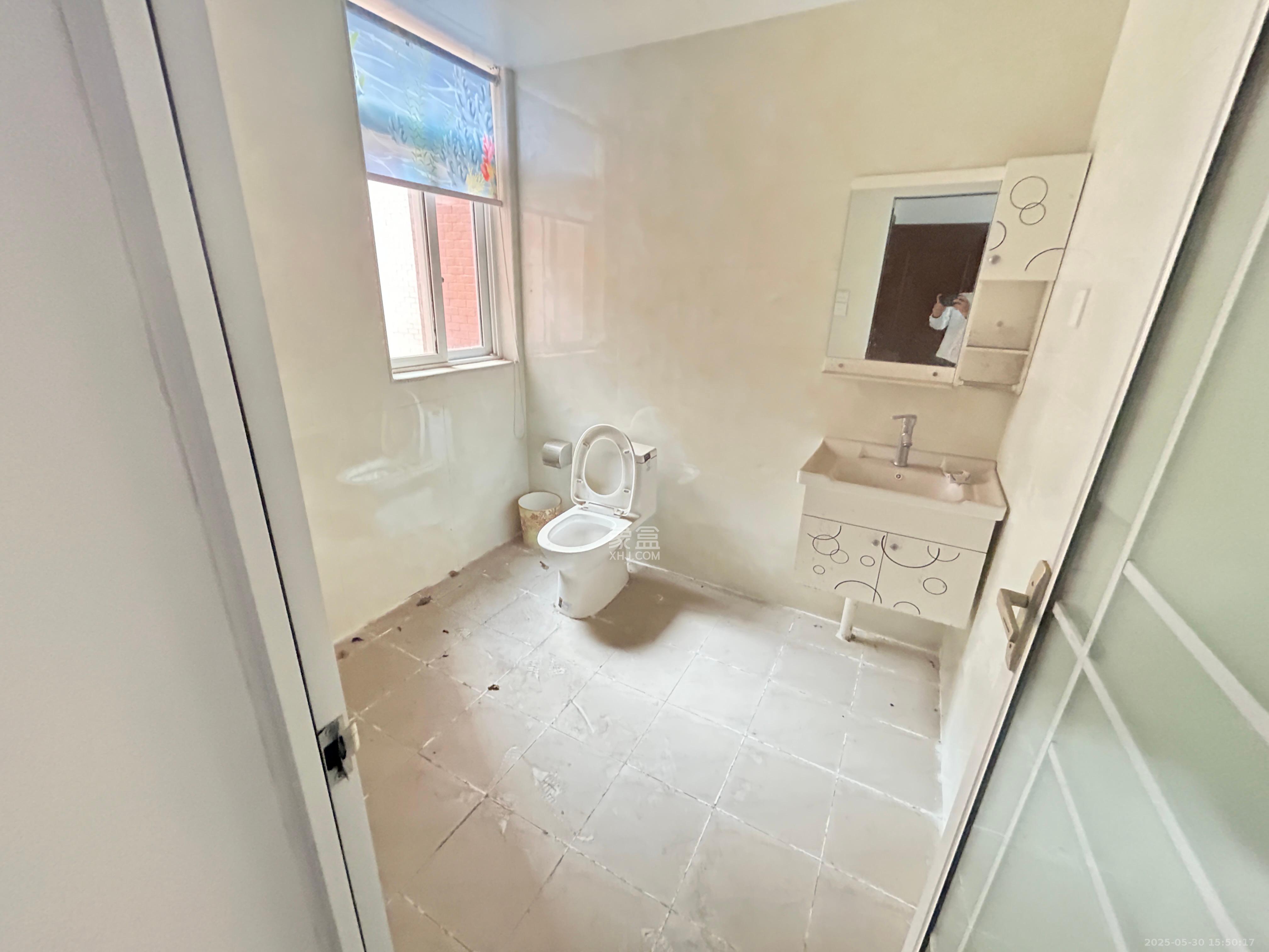 凯富漫城 4室2厅2卫 1600.0元/月 凯富漫城 4室2厅2卫 1600.0元/月室内图