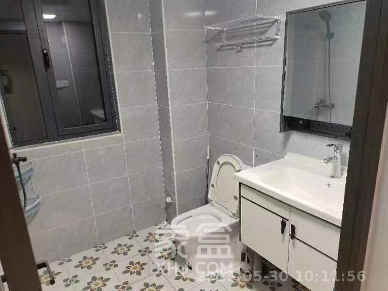 港湘铂玥(天园地芳国际珠宝城) 3室2厅1卫 1600.0元/月 港湘铂玥(天园地芳国际珠宝城) 3室2厅1卫 1600.0元/月室内图