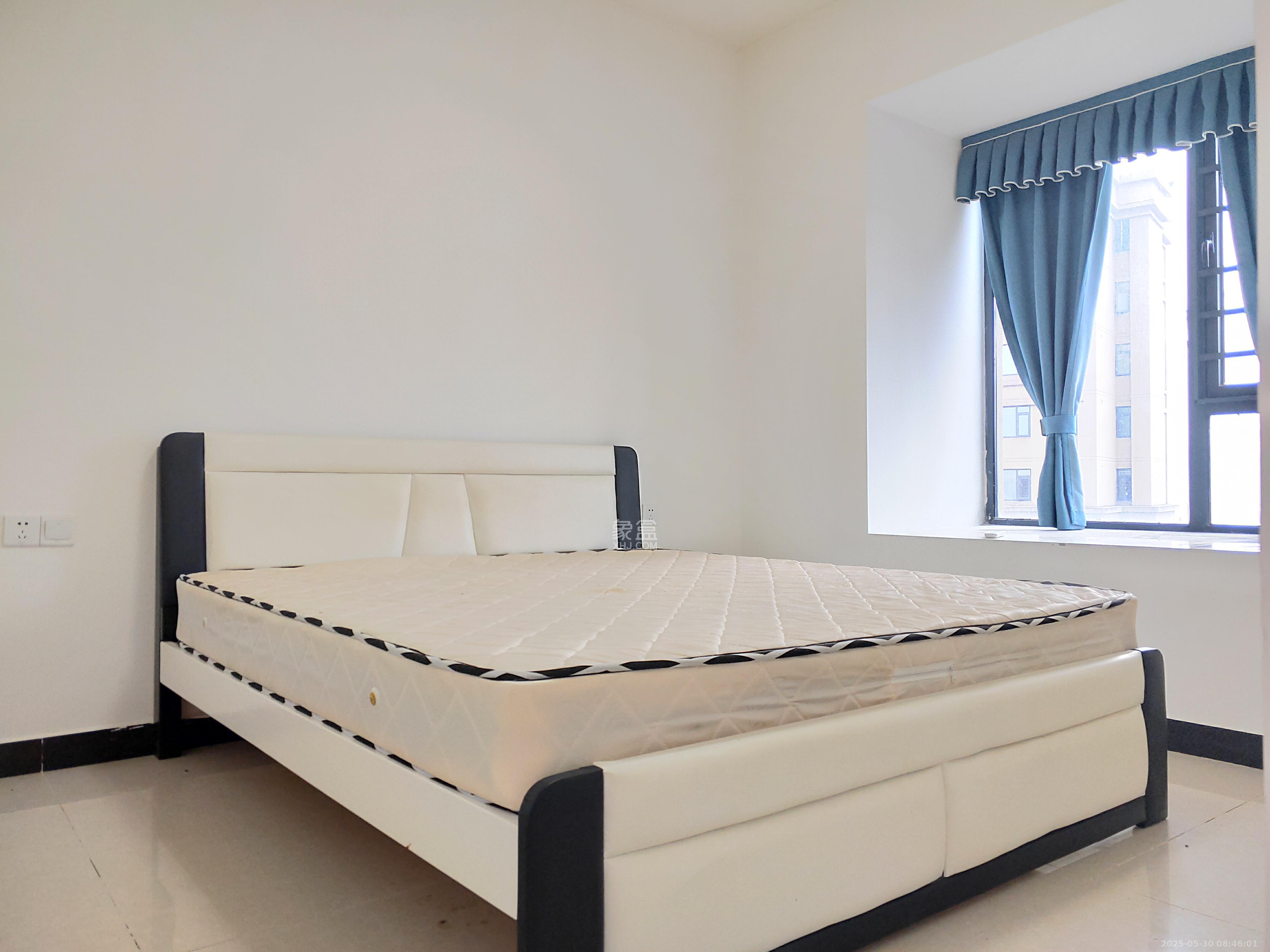 中建梅溪湖中心  3室2厅2卫    2800.0元/月 中建梅溪湖中心  3室2厅2卫    2800.0元/月室内图