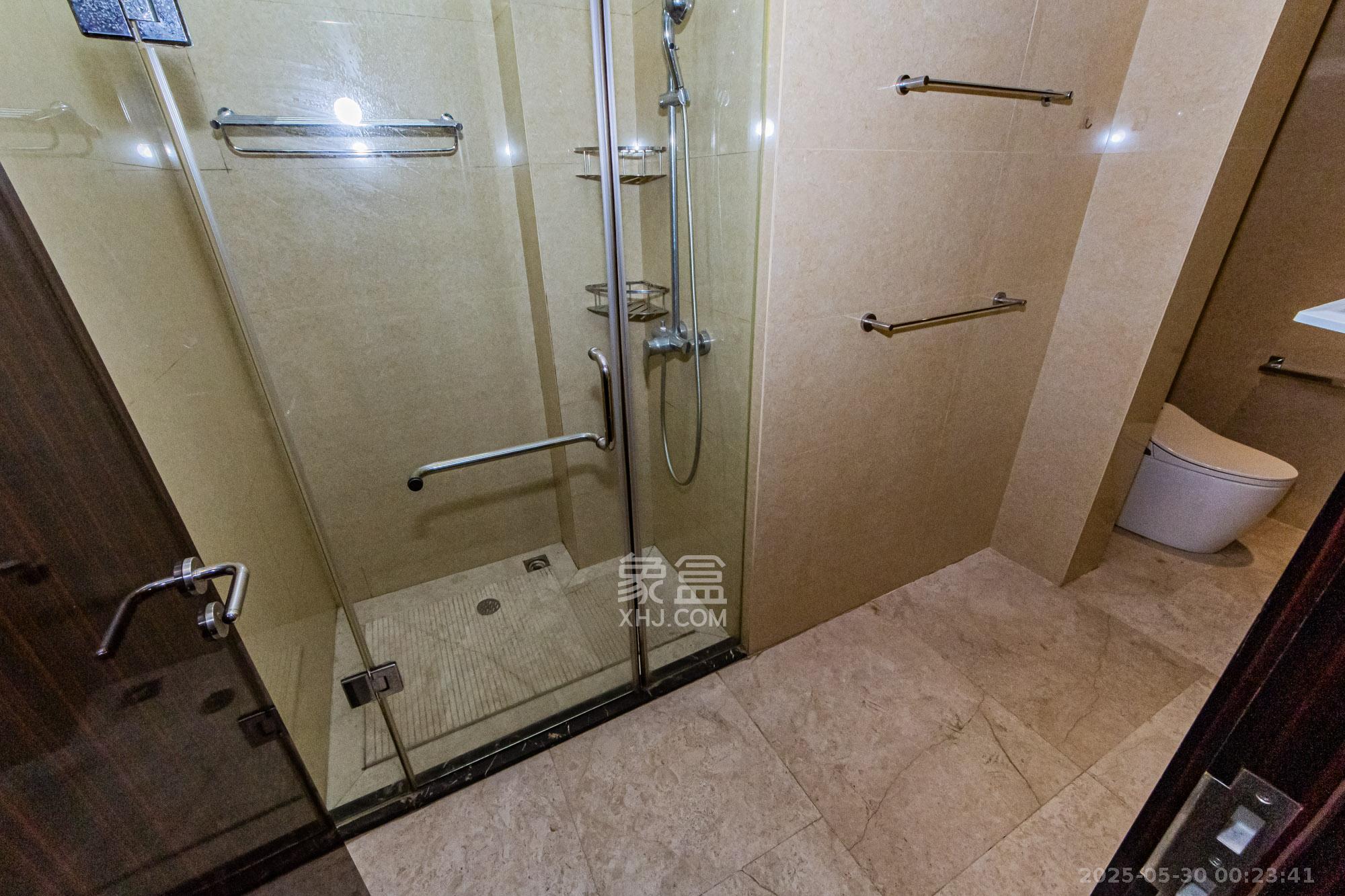 北辰定江洋 3室2厅2卫 290.0万 北辰定江洋 3室2厅2卫 290.0万卫生间