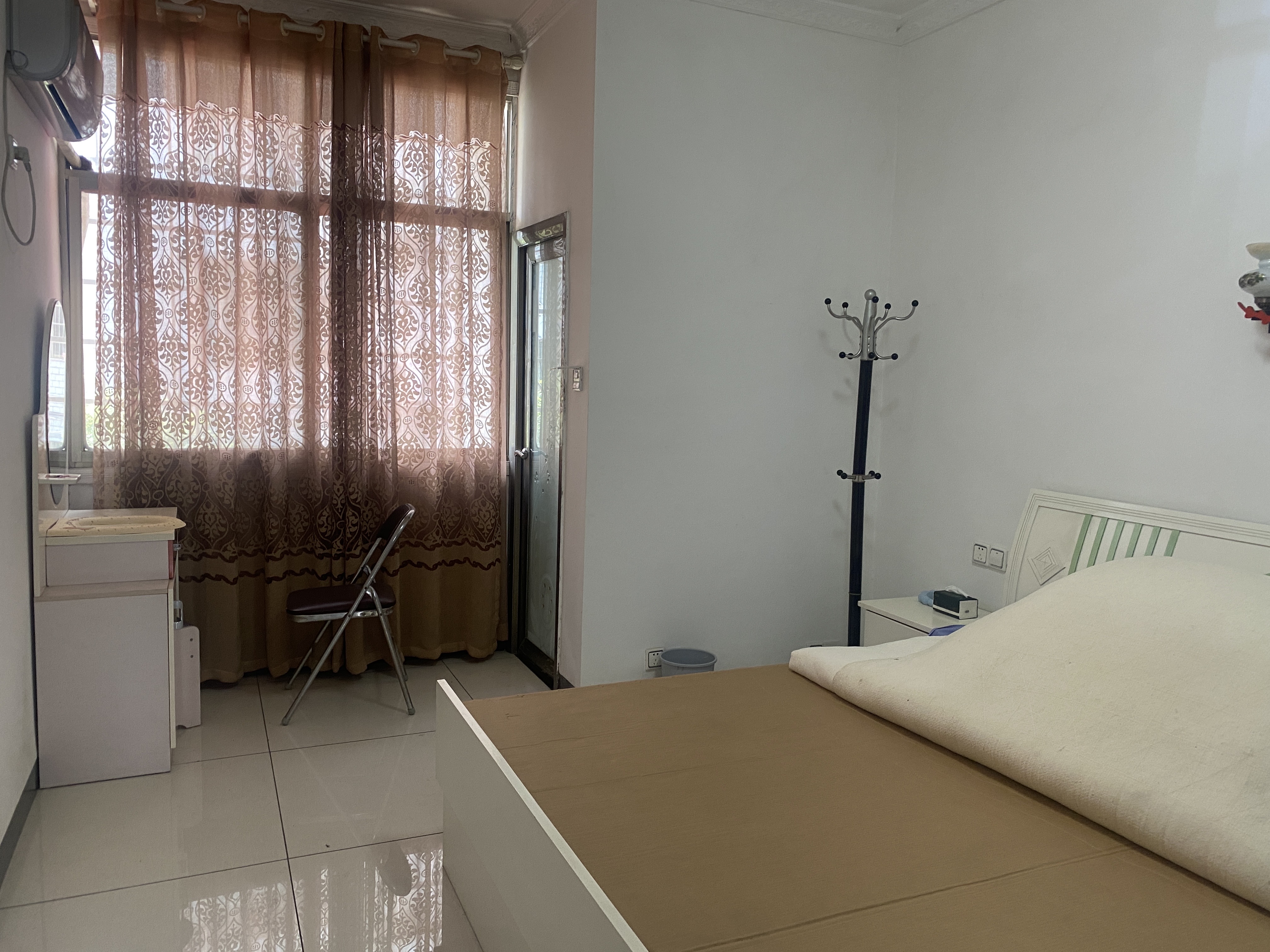 国税局家属院  1室0厅0卫    1600.0元/月 国税局家属院  1室0厅0卫    1600.0元/月室内图