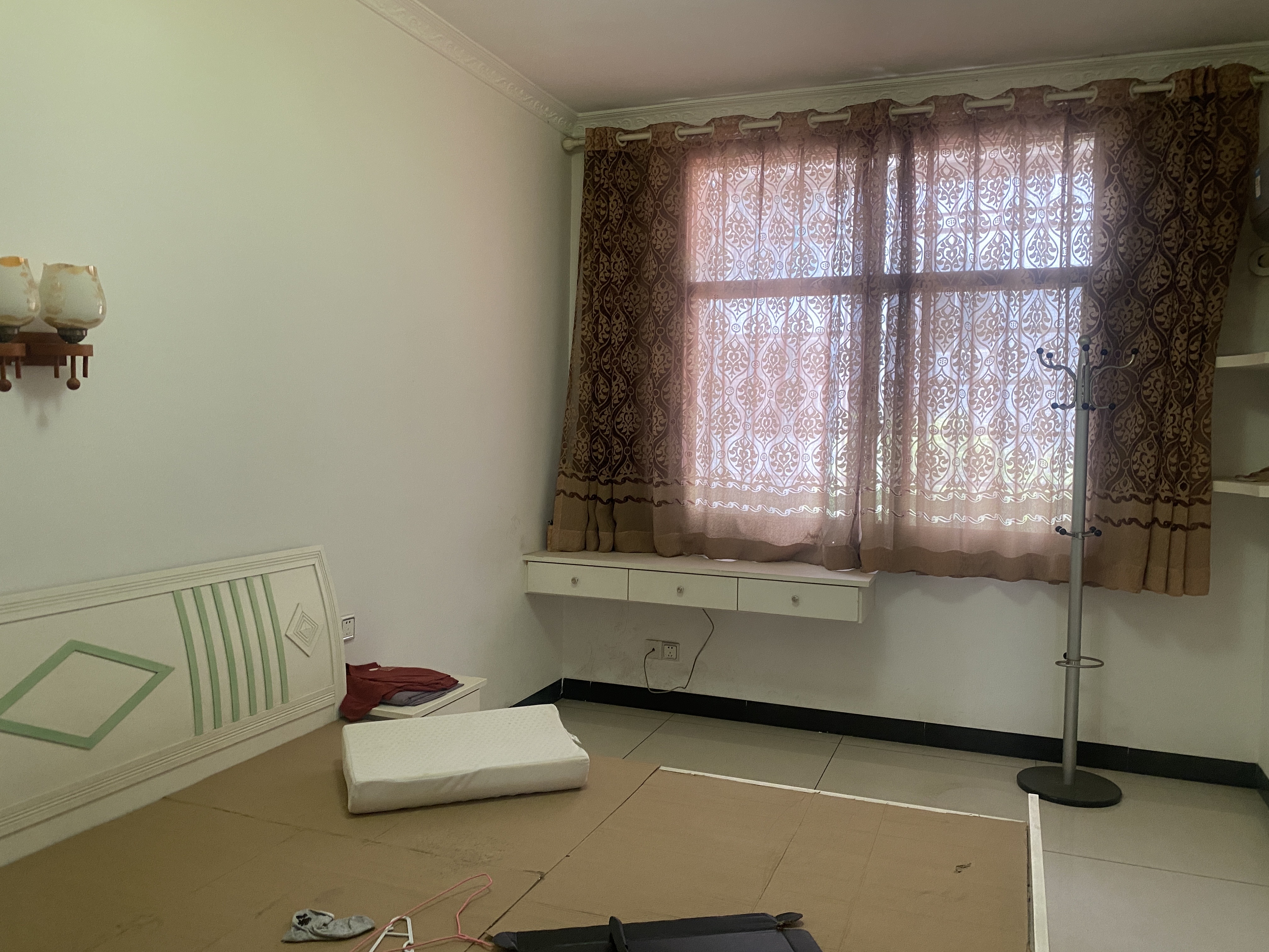 国税局家属院  1室0厅0卫    1600.0元/月 国税局家属院  1室0厅0卫    1600.0元/月室内图