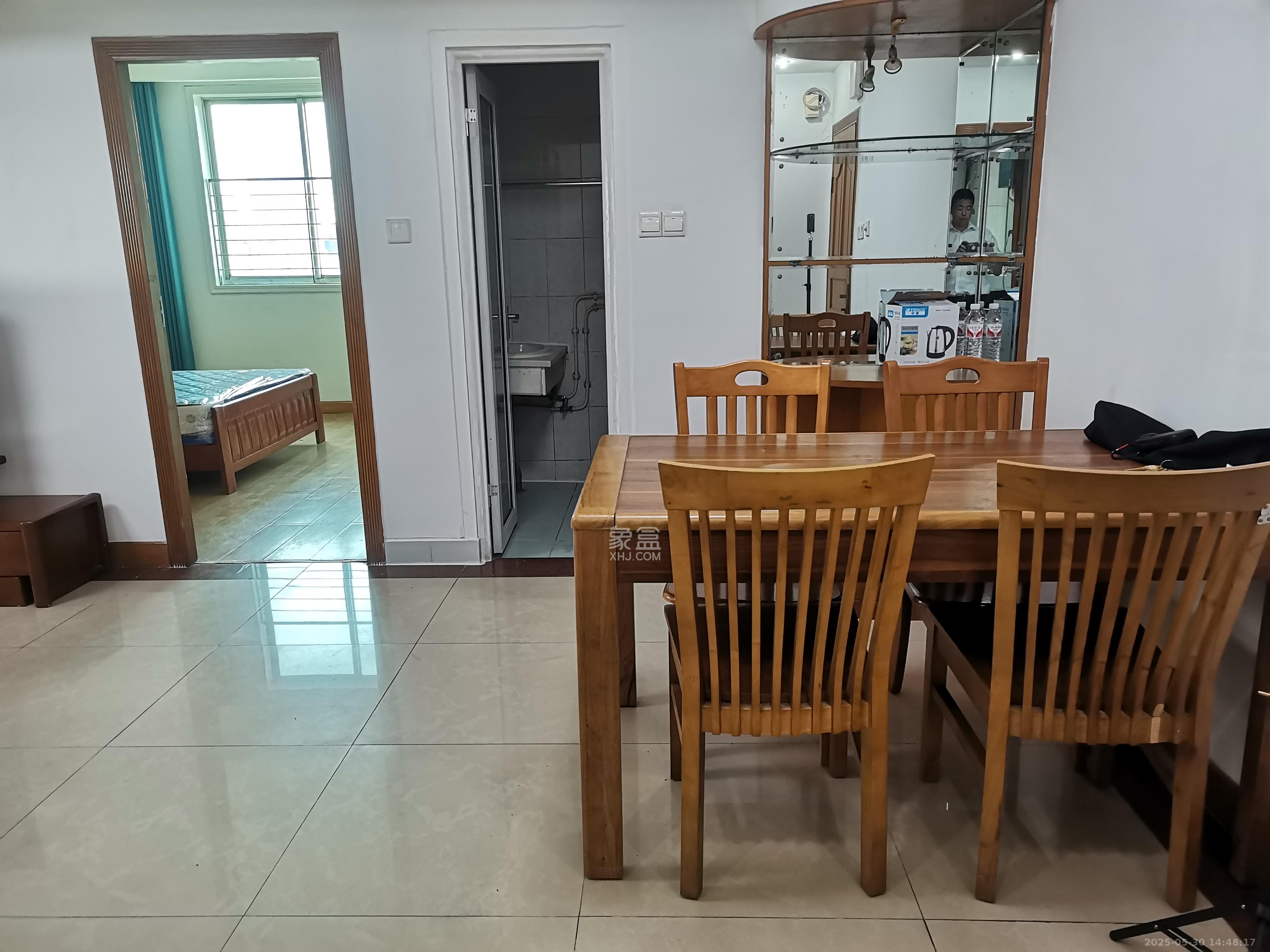 亚华大酒店 3室2厅2卫 3300.0元/月 亚华大酒店 3室2厅2卫 3300.0元/月室内图