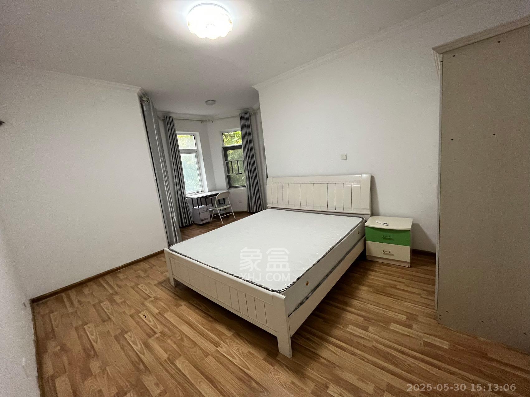 嘉盛华庭(一期、二期、三期) 3室2厅1卫 2500.0元/月 嘉盛华庭(一期、二期、三期) 3室2厅1卫 2500.0元/月室内图