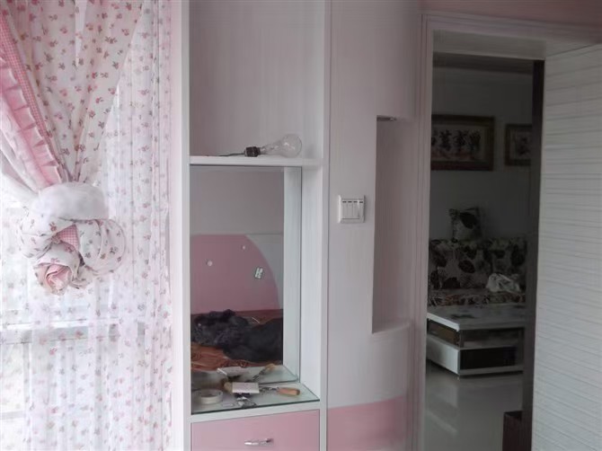 大汉巨龙家园 3室1厅1卫 48.00万 大汉巨龙家园 3室1厅1卫 48.00万客厅