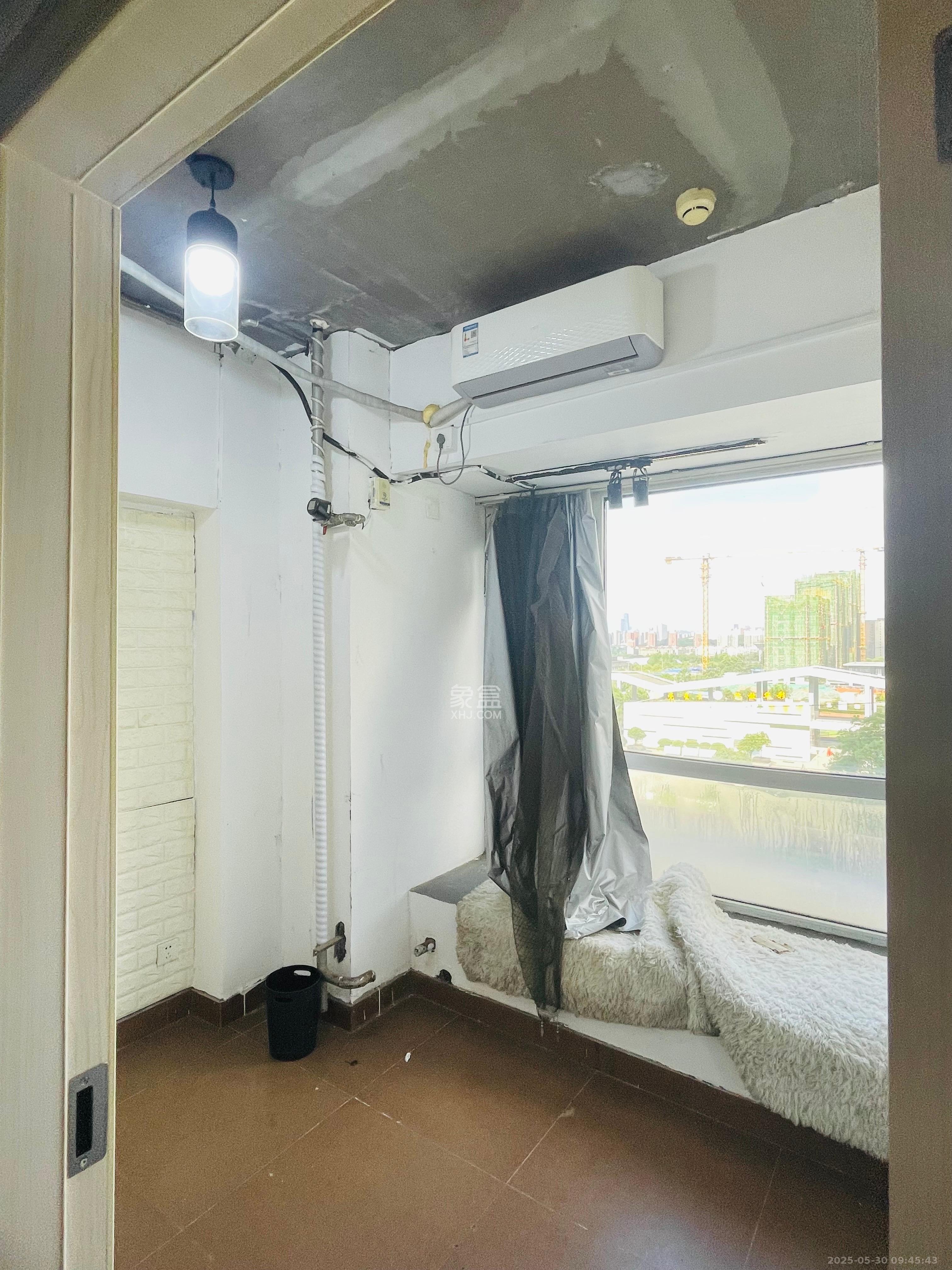 新长海广场  1室0厅1卫   2400.00元/月室内图