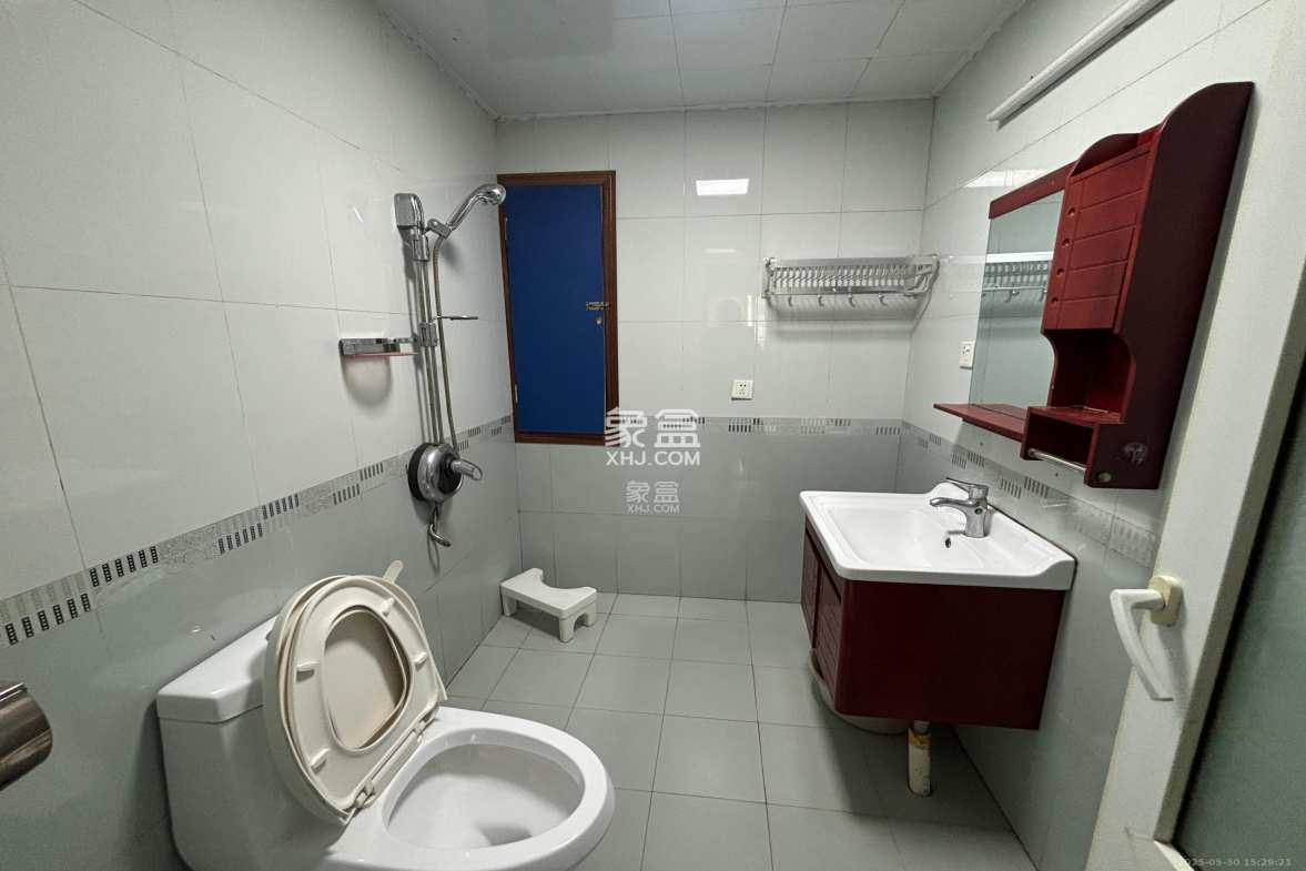 思进大厦  4室2厅2卫    2300.0元/月 思进大厦  4室2厅2卫    2300.0元/月室内图