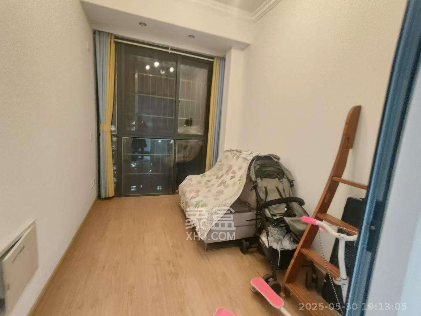 紫御江山  3室2厅1卫   2500.00元/月室内图