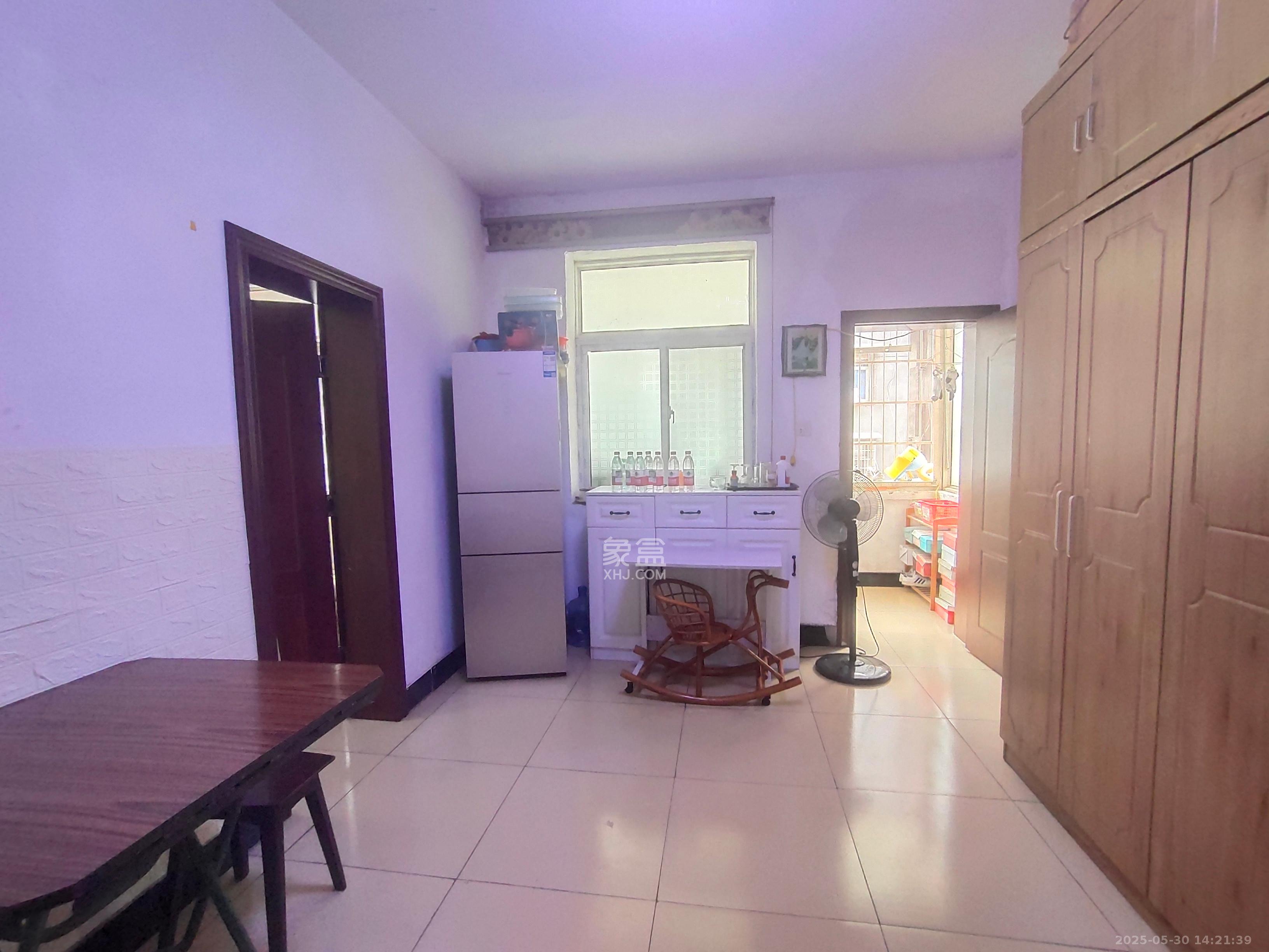 宝塔山中山百货公司宿舍 2室2厅1卫 1400.0元/月 宝塔山中山百货公司宿舍 2室2厅1卫 1400.0元/月室内图