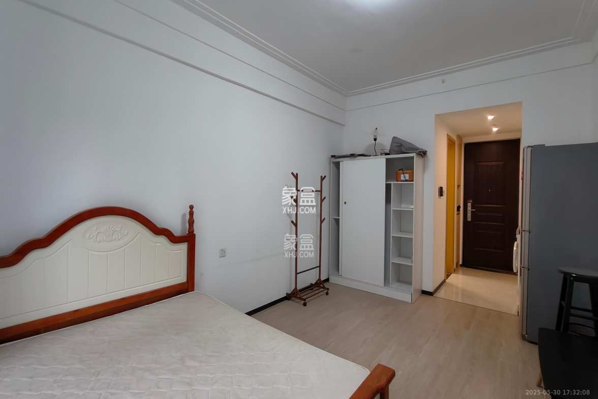 中海国际二期  1室1厅1卫    1100.0元/月 中海国际二期  1室1厅1卫    1100.0元/月室内图1