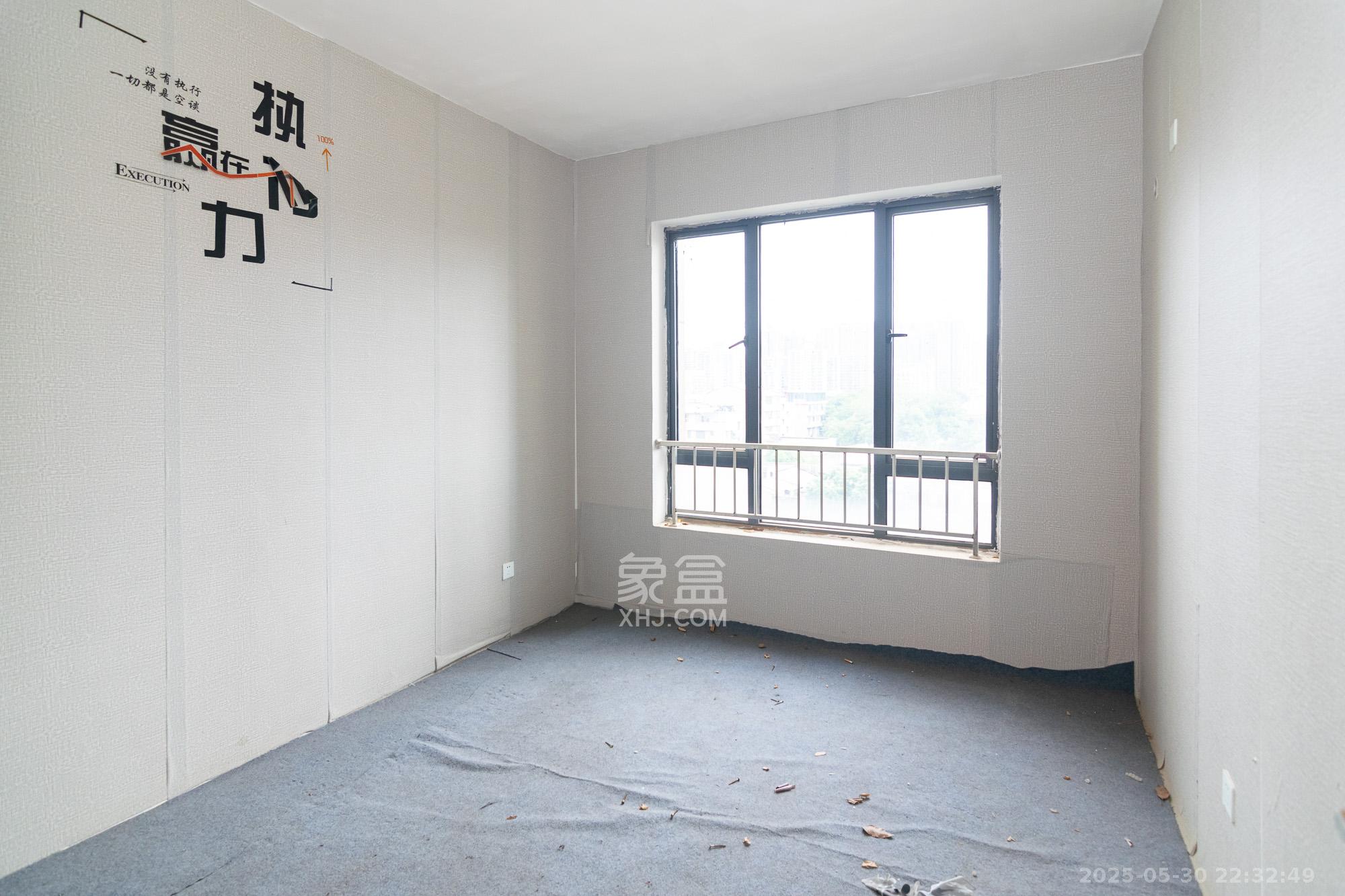 联诚现代城 3室2厅2卫 51.0万 联诚现代城 3室2厅2卫 51.0万卧室