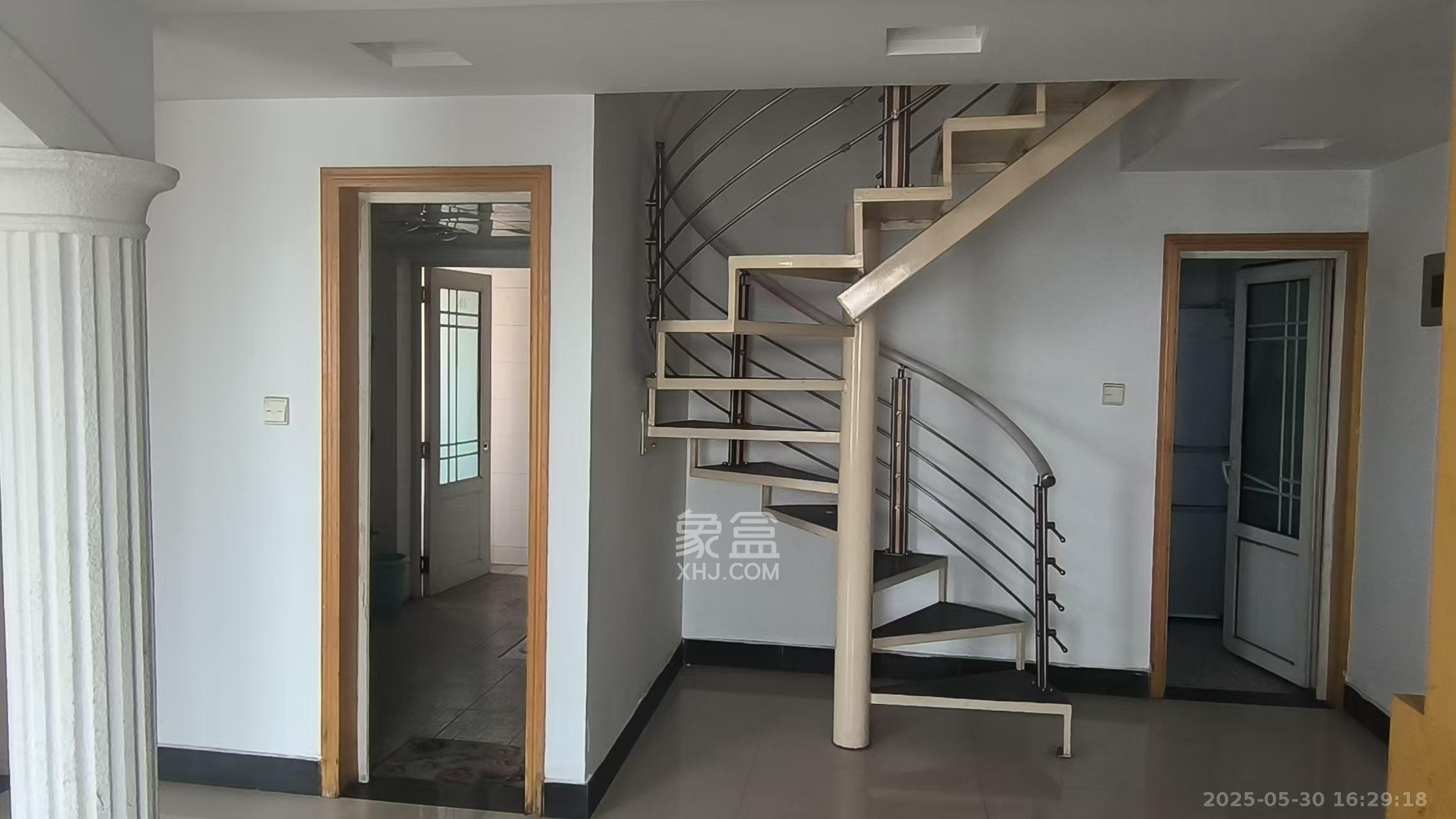 晶华美地 4室2厅1卫 2200.0元/月 晶华美地 4室2厅1卫 2200.0元/月室内图