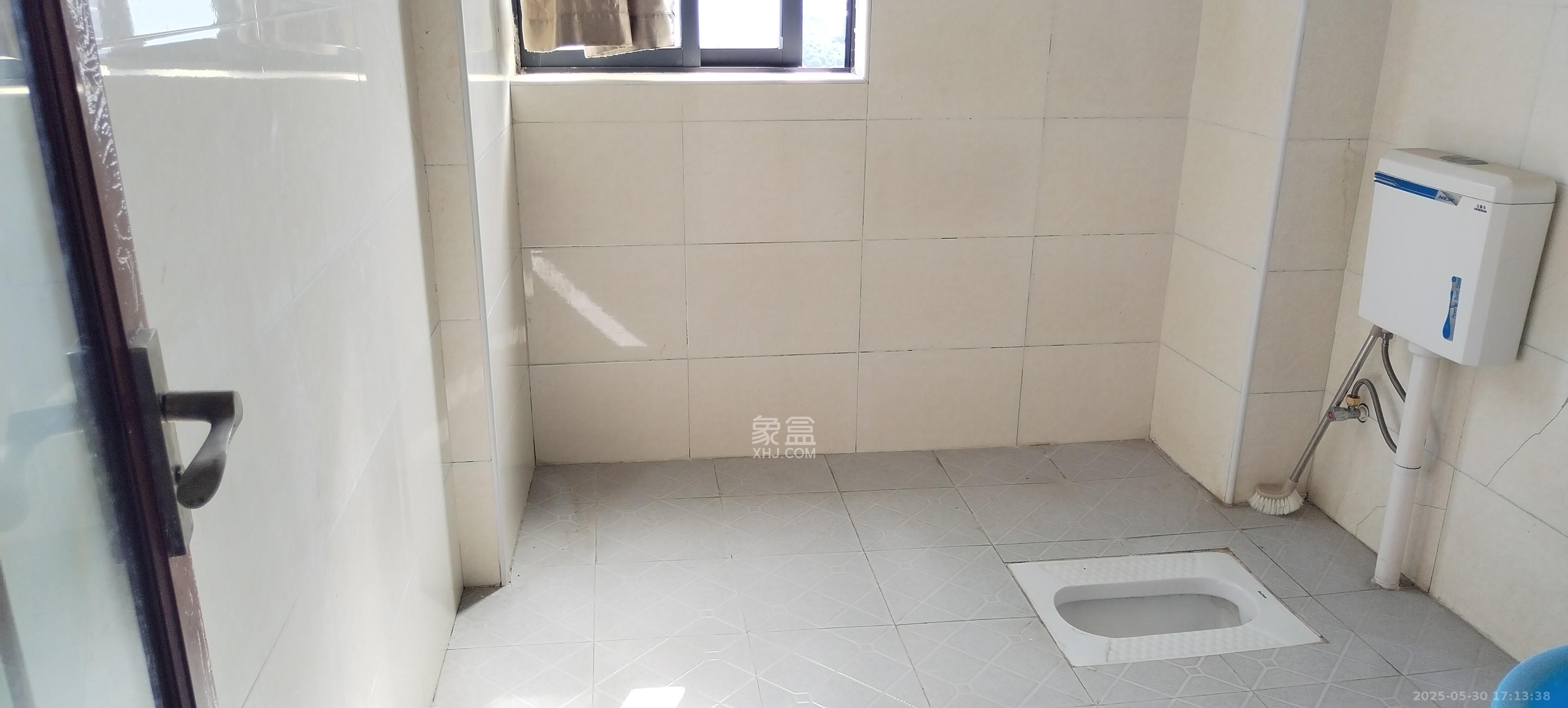 融科东南海  4室2厅1卫    2200.0元/月 融科东南海  4室2厅1卫    2200.0元/月室内图